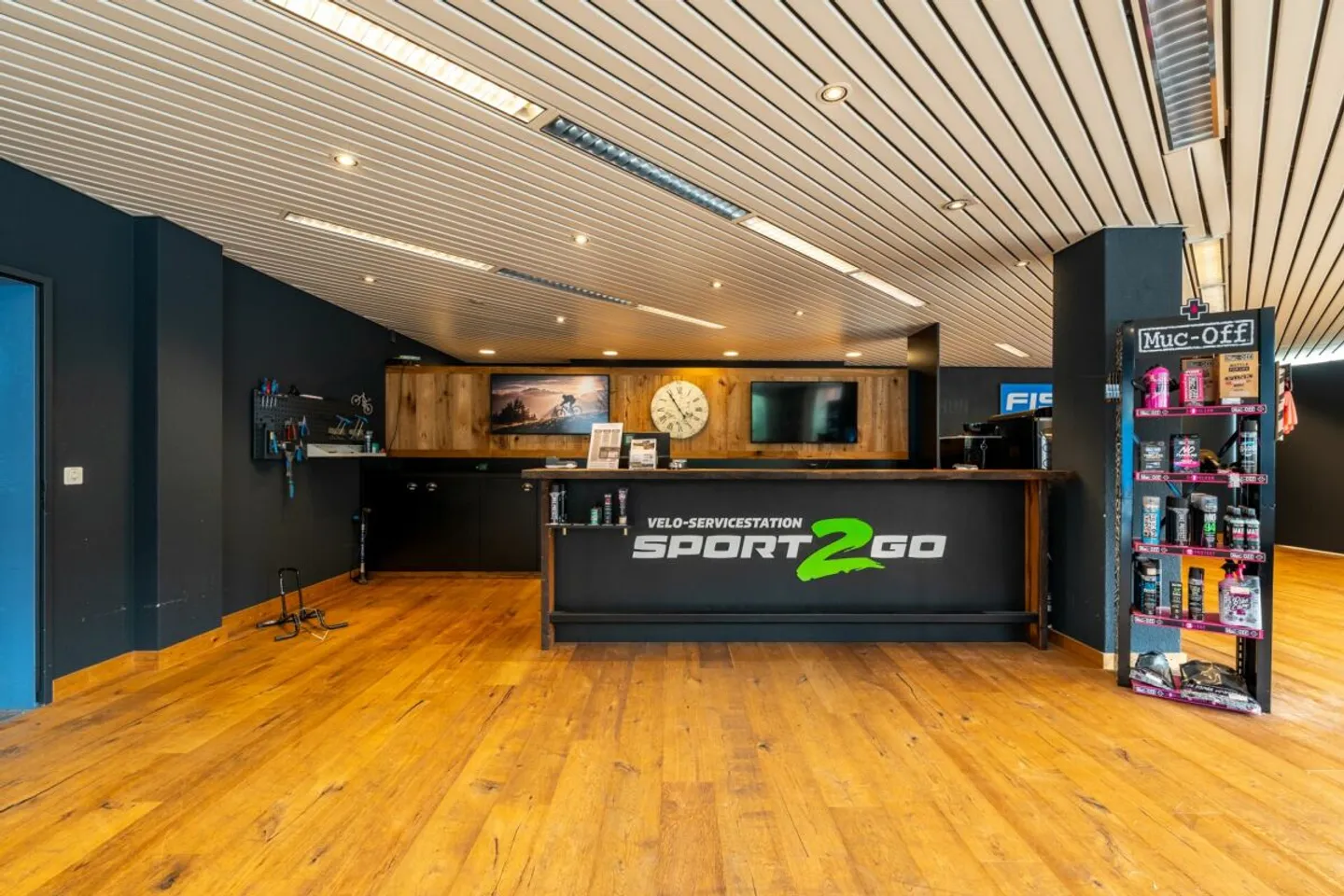 Espaces commerciaux au rez-de-chaussée avec possibilité de reprise des aménagements - Photo 3 sur 11