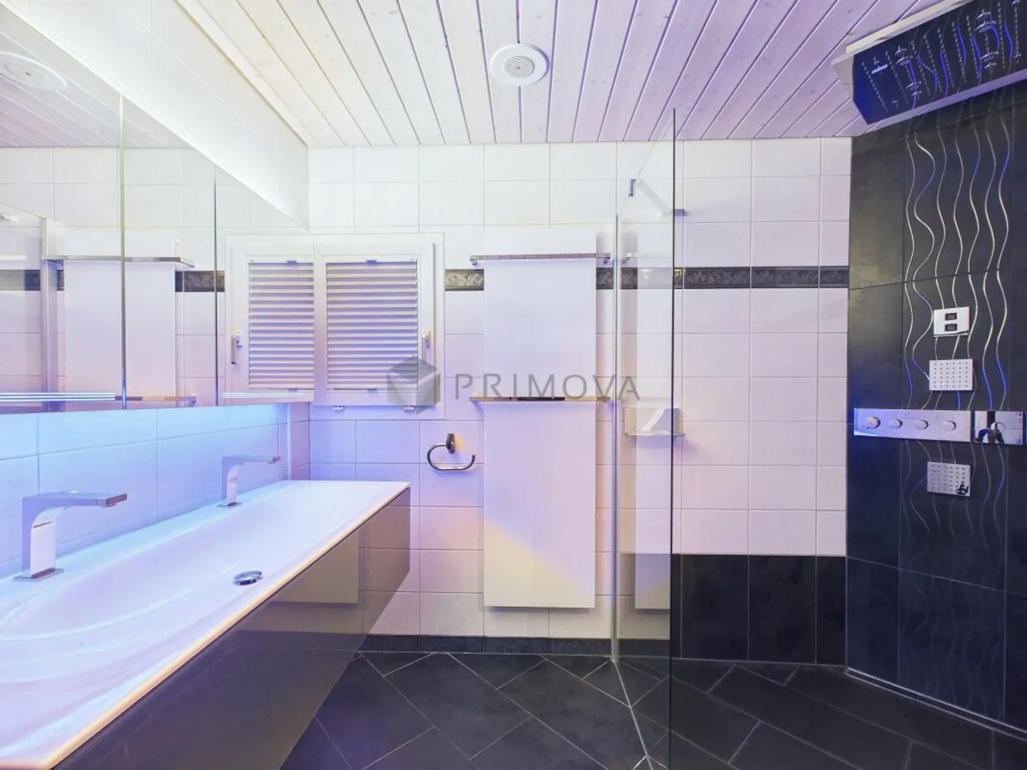 Charmante Doppelhaushälfte mit Bergblick - Foto 9 von 12