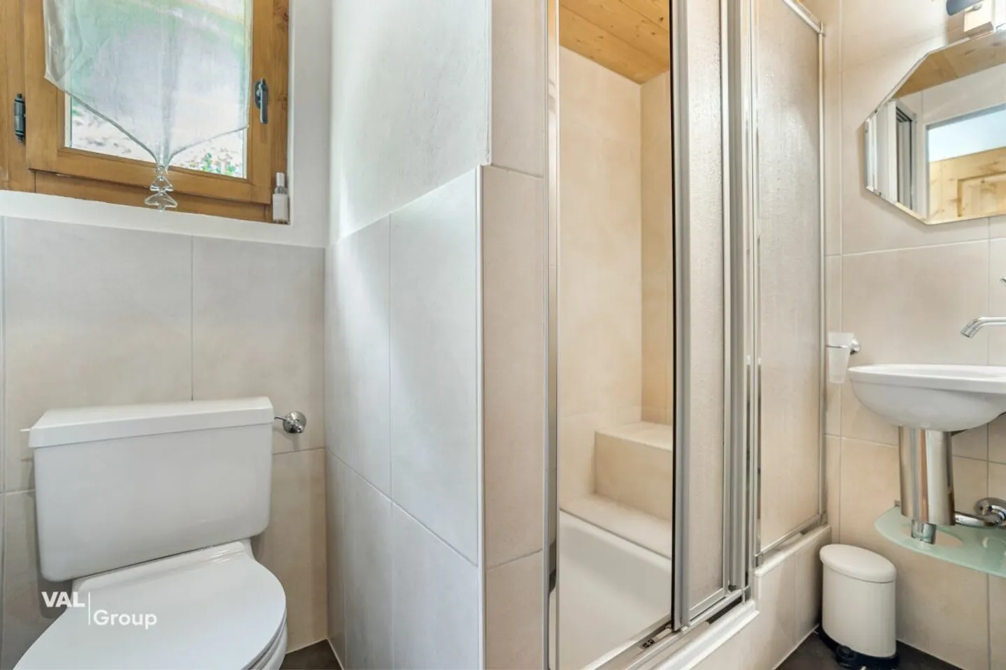 View, comfort and well-being! Superb furnished chalet in La Tzoumaz - Photo 11 of 13