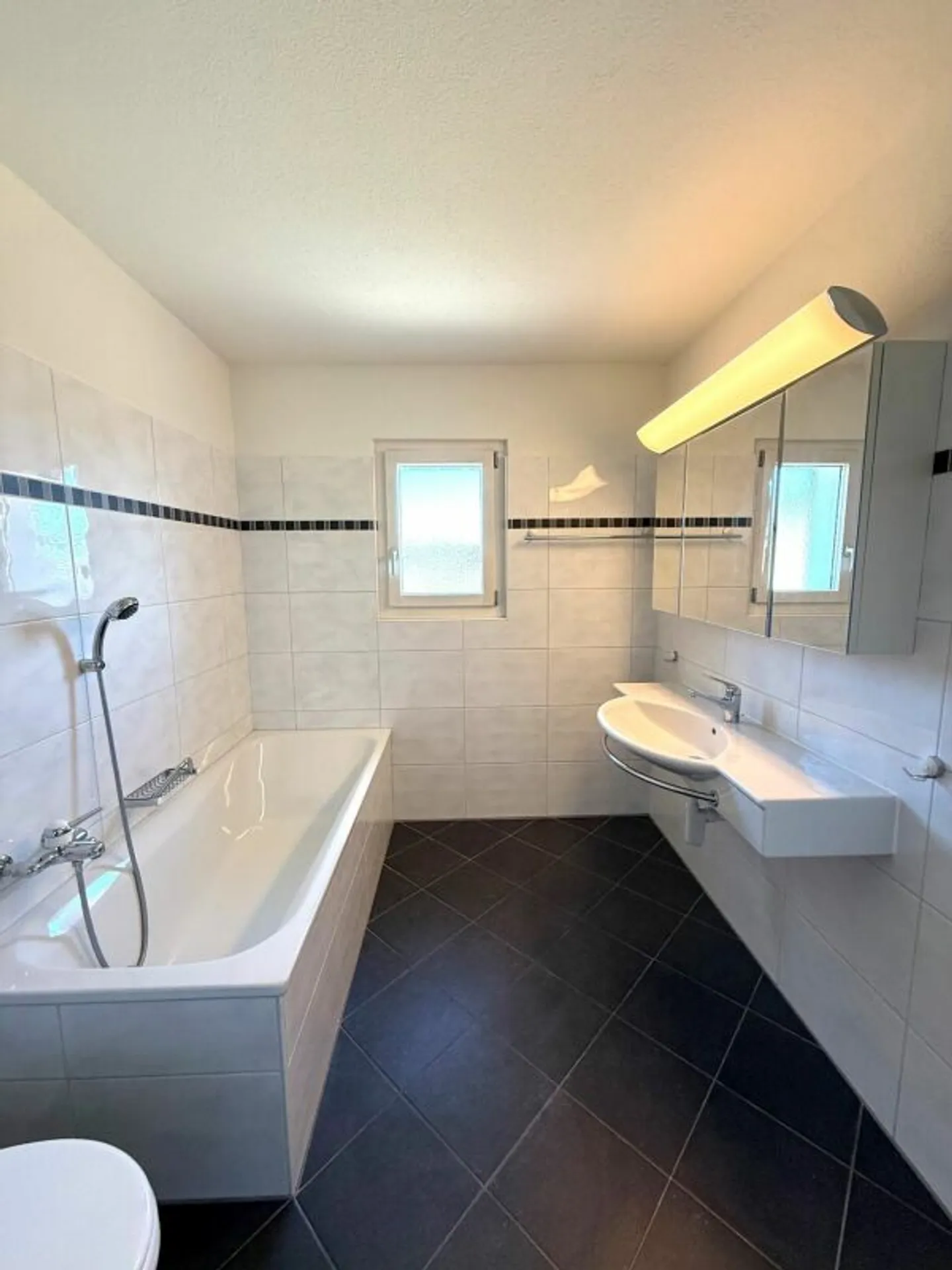Appartamento duplex di 4,5 stanze in una posizione tranquilla e centrale - Foto 8 di 13
