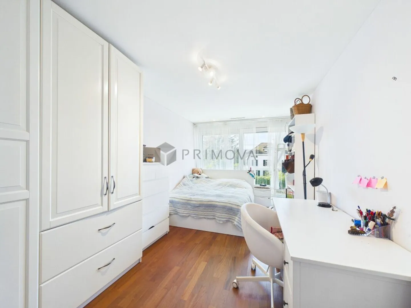 À Zollikon, une commune fiscalement avantageuse, un appartement de 5,5 pièces avec jardin cherche son nouveau propriétaire - Photo 8 sur 13