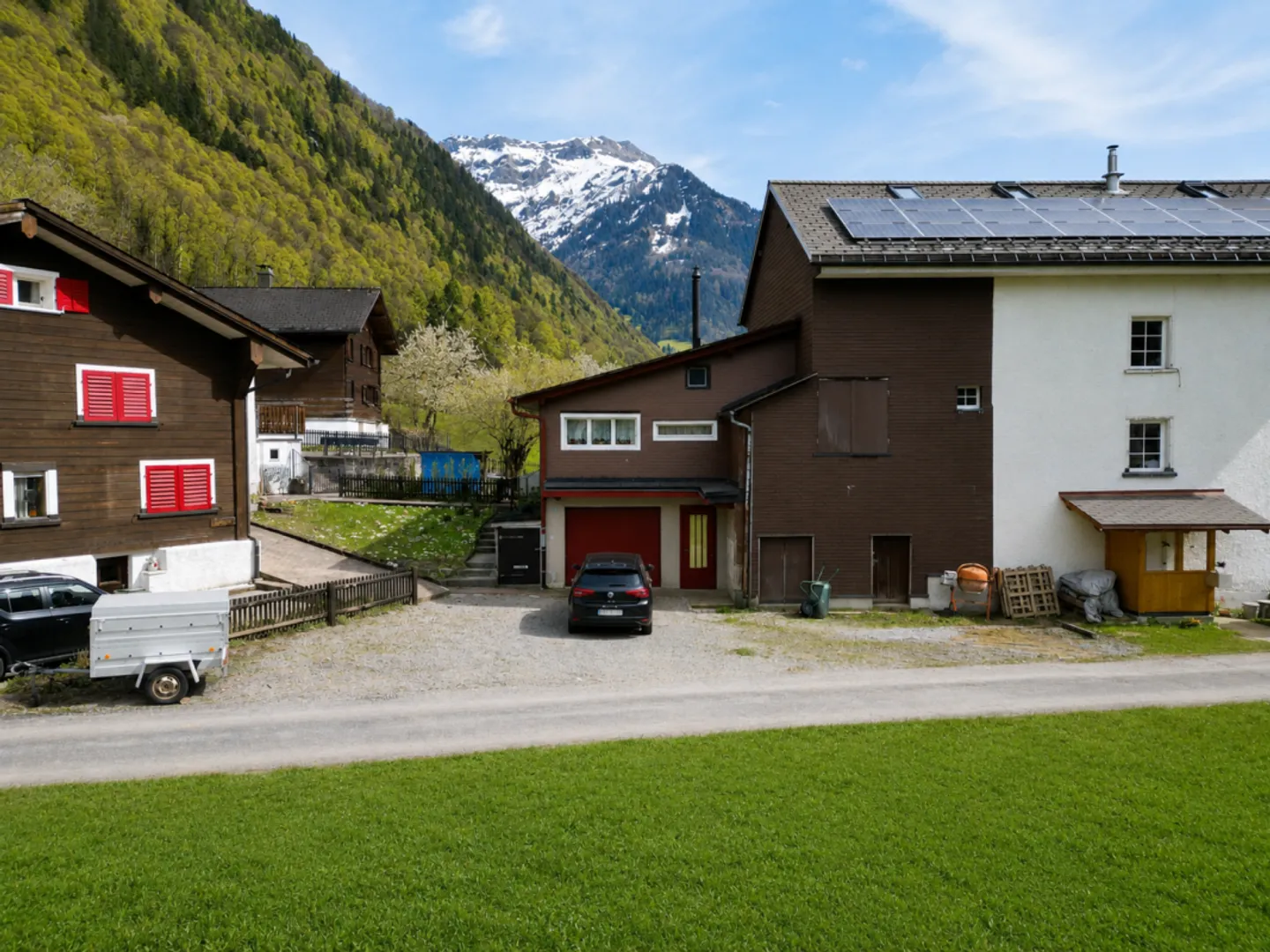 Charmantes Chalet mit Garten - Foto 1 von 10