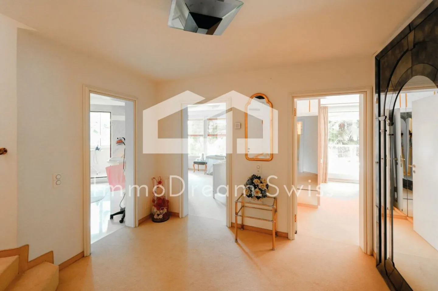 Stylish 4 ½ Room Maisonette Condominium with 2nd Residence Permit - Photo 7 of 10