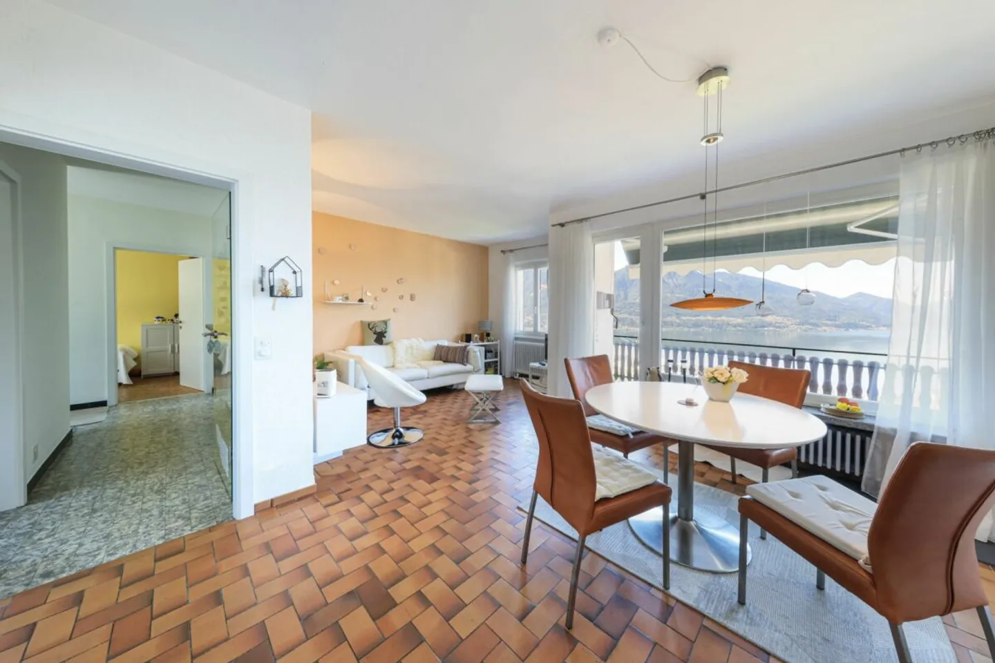 GORDEMO - Charmante Wohnung mit Seeblick - Foto 4 von 13