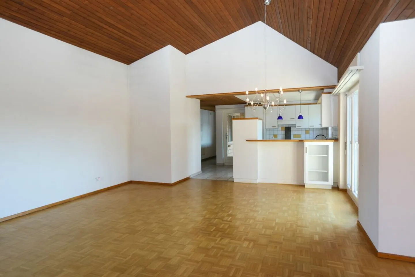 Penthouse spacieux avec terrasse ensoleillée à Weinfelden - Photo 2 sur 12