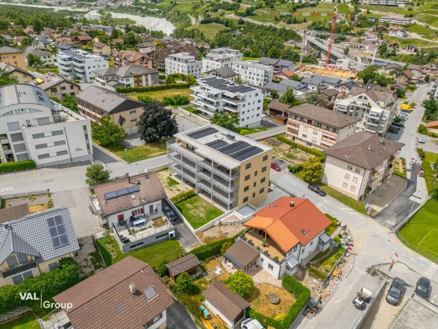 Première location d'un appartement de 3,5 pièces de haute qualité - Photo 2 sur 13
