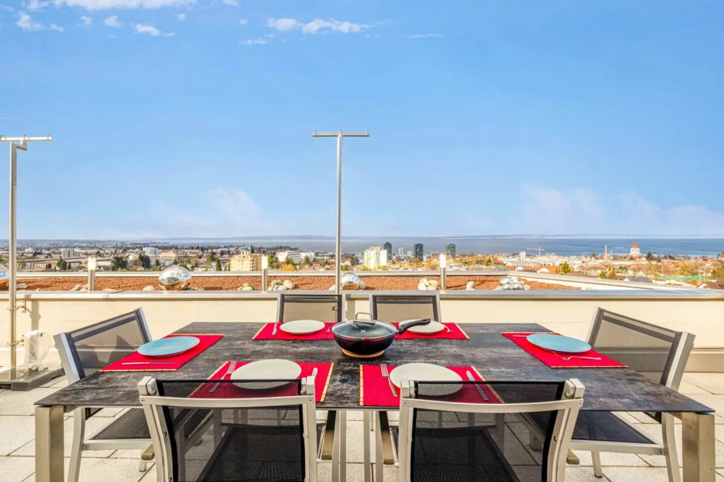 4.5-ZIMMER-TERRASSENRESIDENZ MIT 180°-BODENSEESICHT -  GROSSZÜGIG WOHNEN IN PRIVILEGIERTER HANGLAGE - Foto 13 di 13