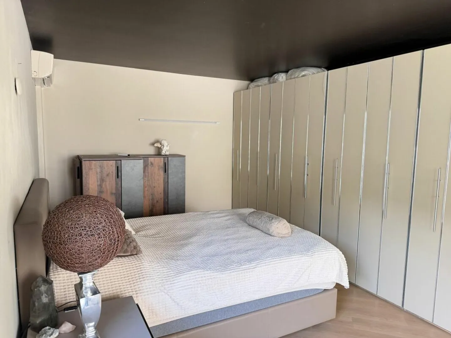 High-quality 2.5-room apartment with terrace and magnificent castle view - Photo 7 of 13