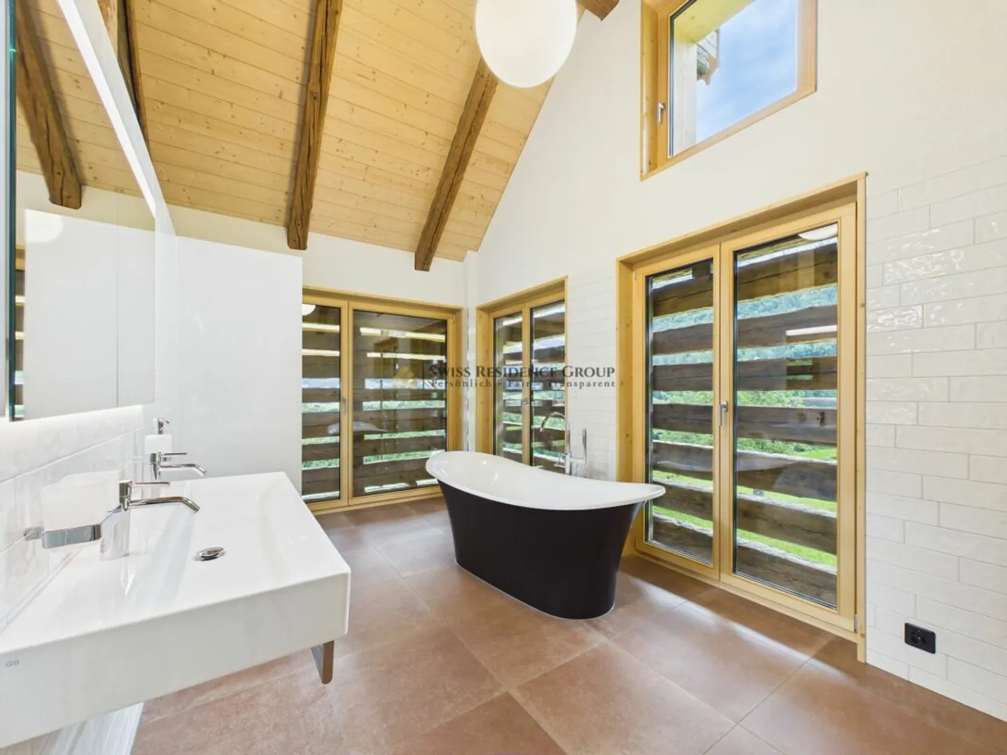Historical charm meets modern living comfort - Photo 11 of 13