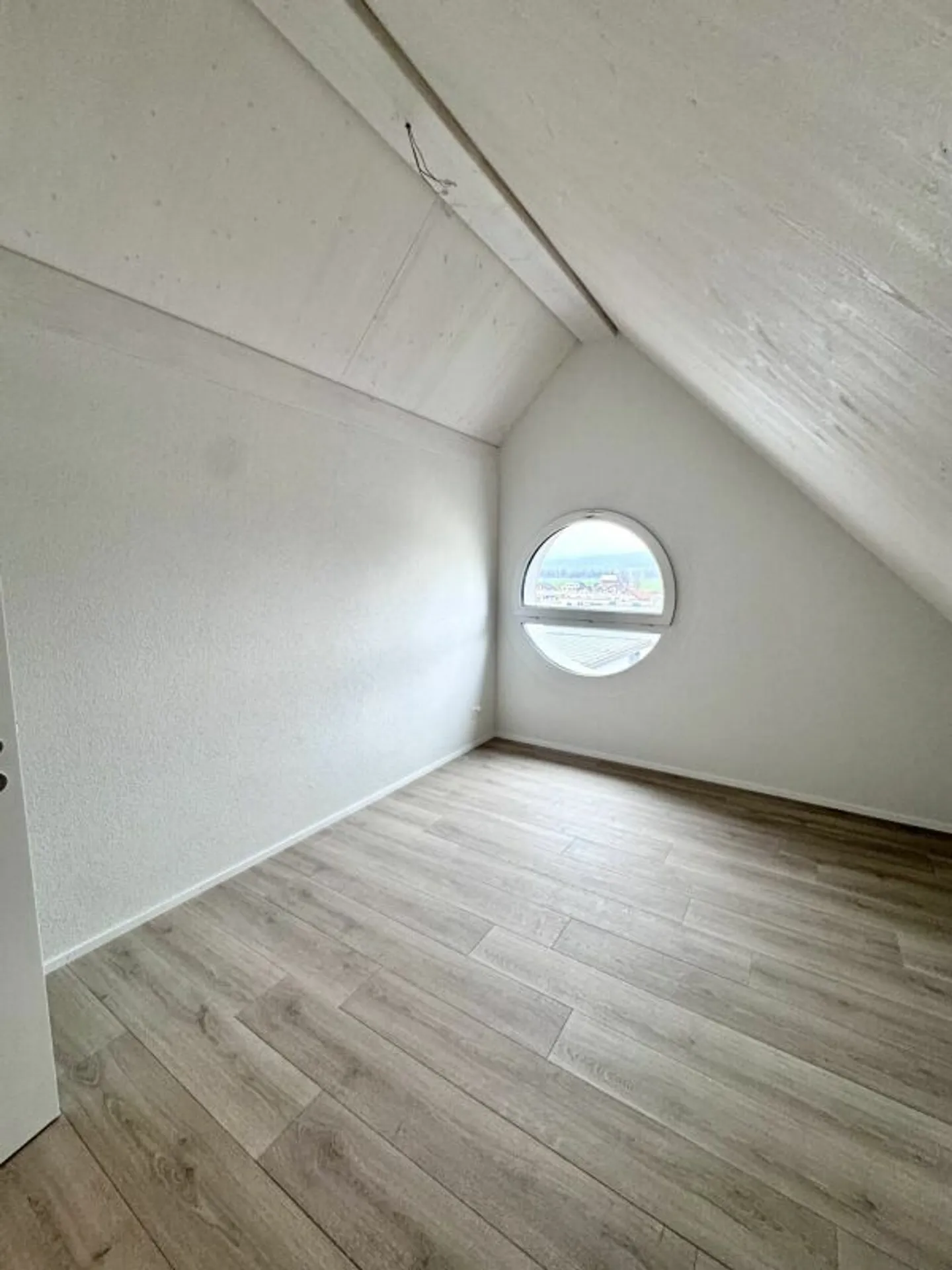 4.5-Zimmer-Dachmaisonettewohnung in Benken - Foto 8 von 12