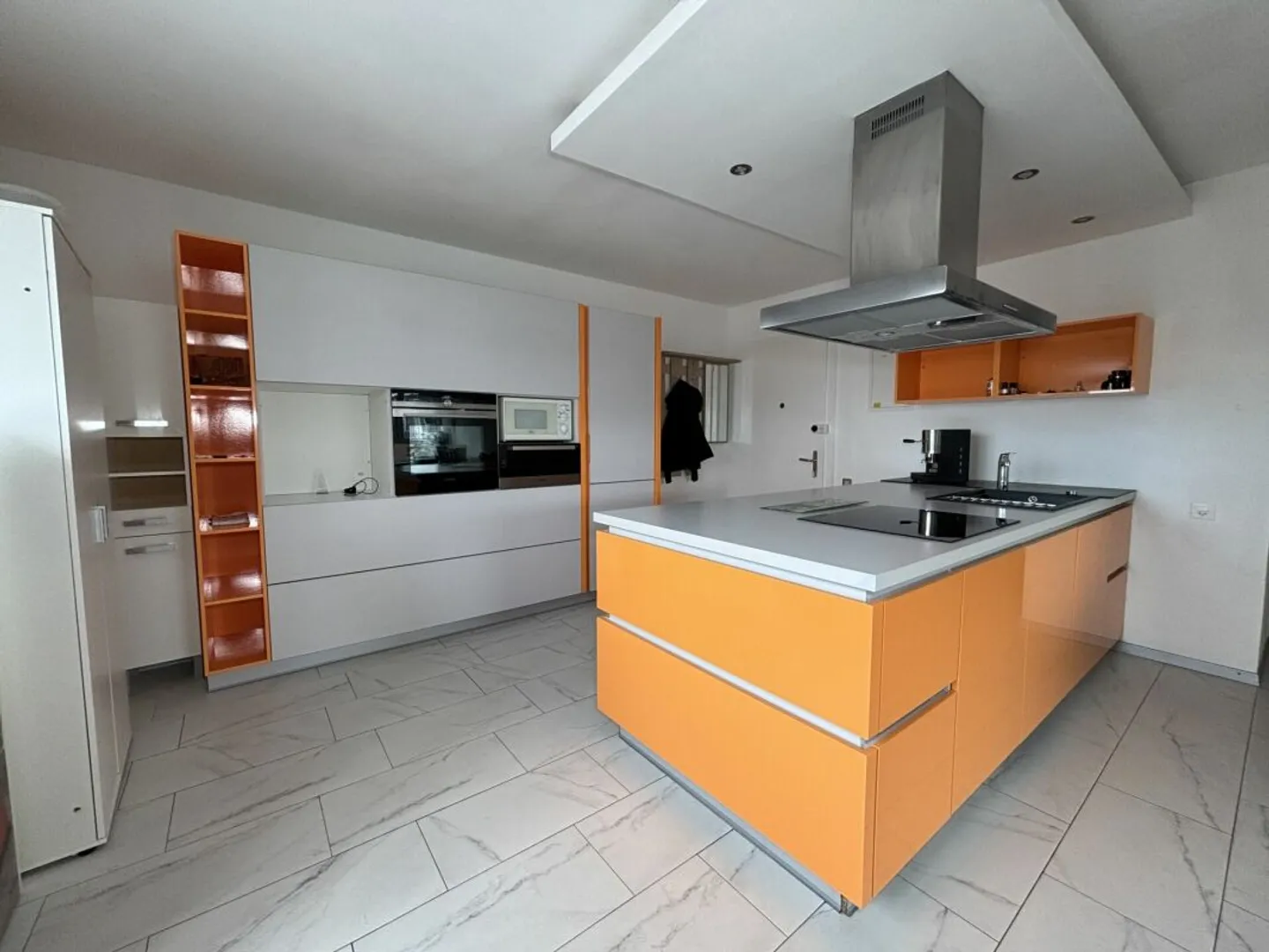 Lumineux et spacieux appartement de 3.5 pièces - Foto 1 von 11