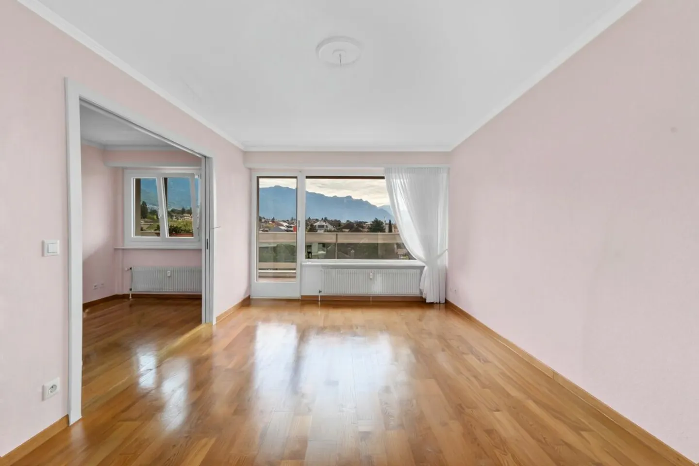 Lake View Apartment in La Tour-de-Peilz - Photo 3 of 13