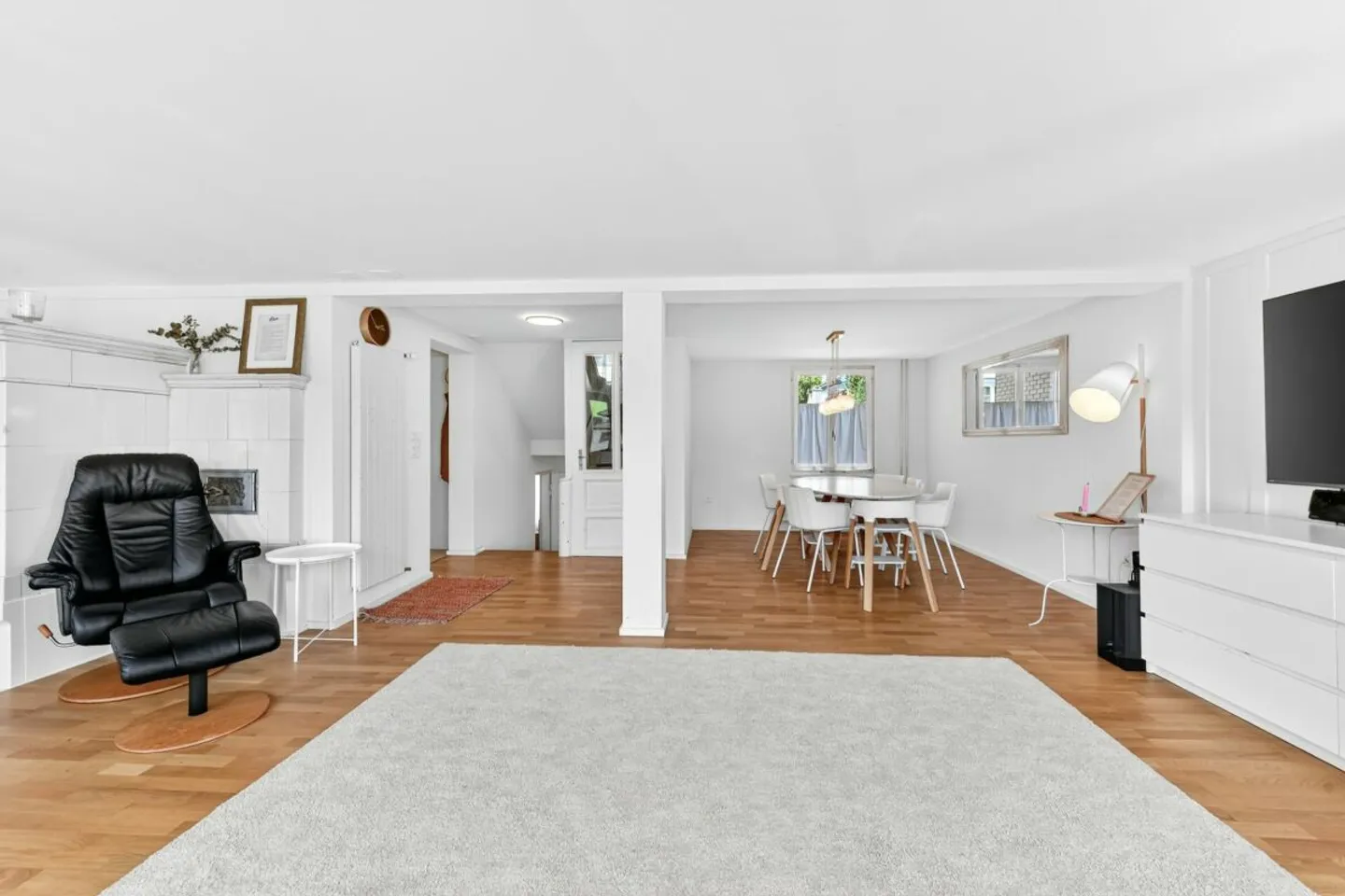 Historical charm meets modern comfort - Single-family house with a separate apartment - Photo 7 of 13