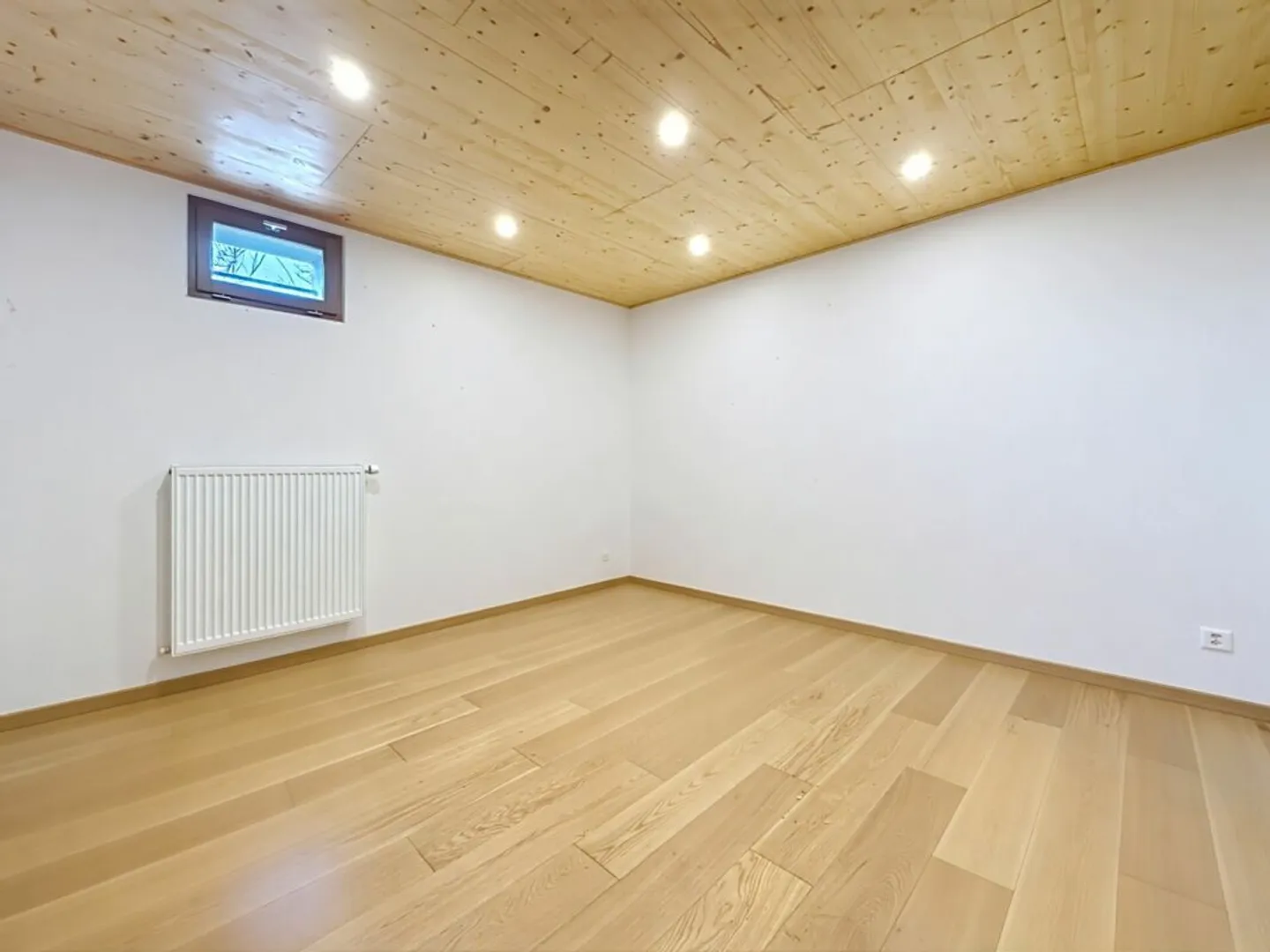 Chalet avec potentiel de développement - Photo 12 sur 13