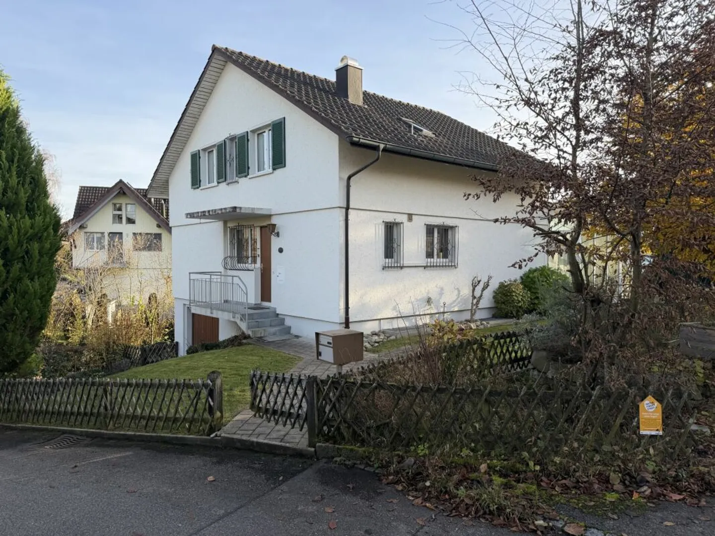 EFH mit Aussicht und Renovationsbedarf - Foto 1 von 12