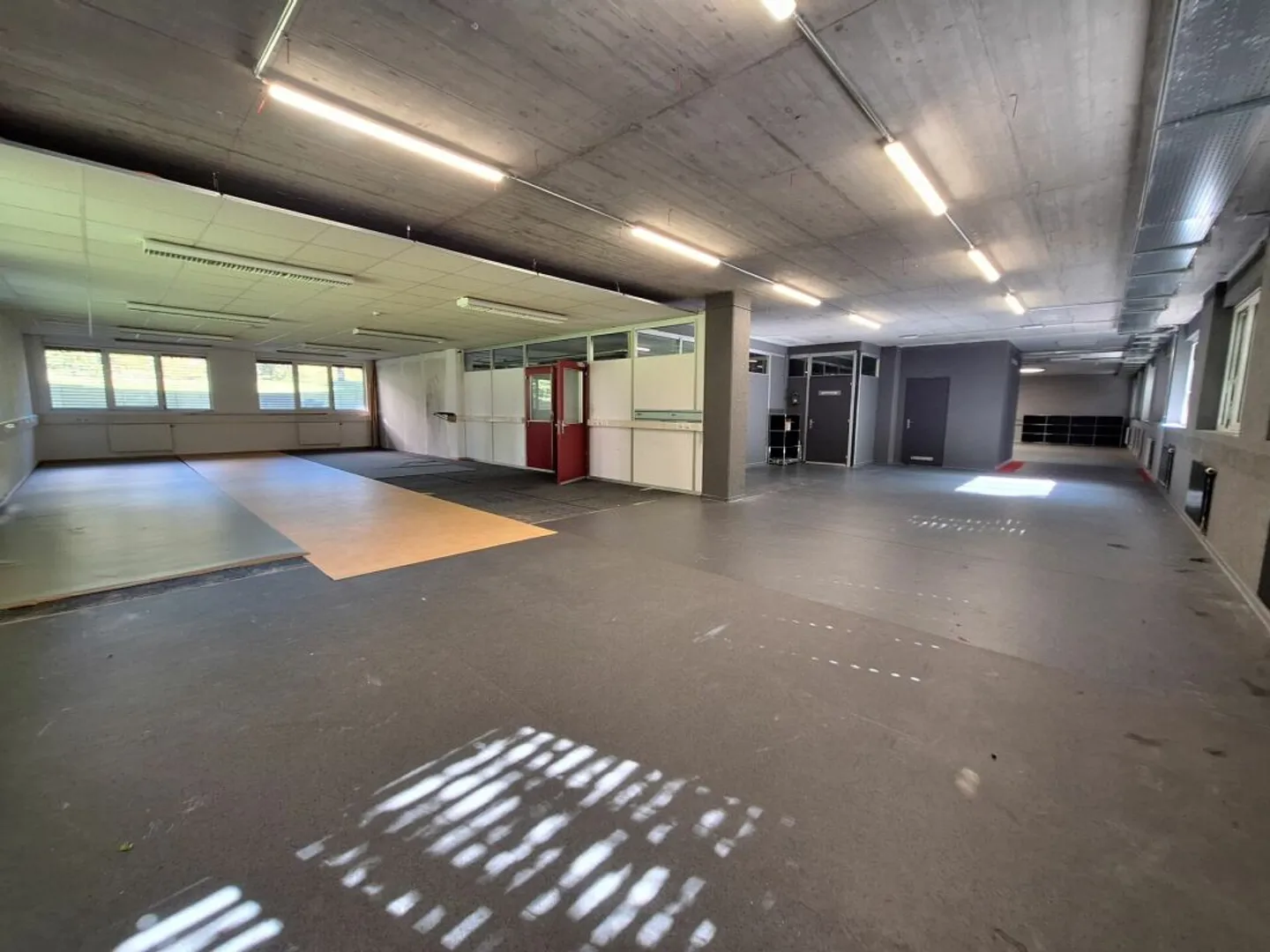 Surface artisanale aux Boveresses 42 - Foto 4 di 7