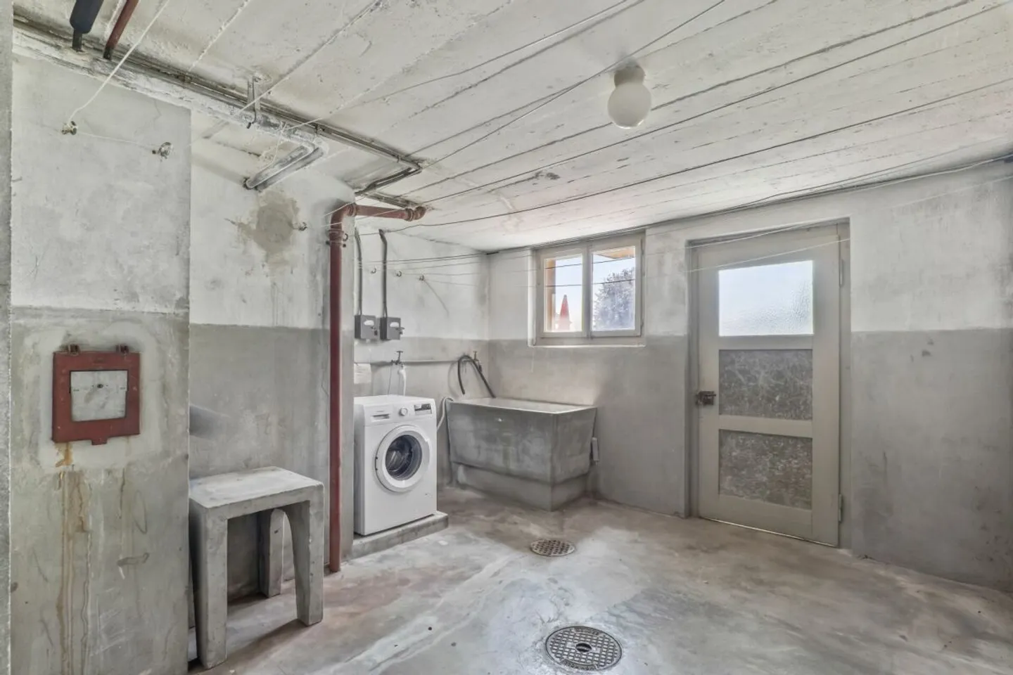 Maison de 3 familles avec grand espace extérieur et potentiel d'investissement à Madiswil - Photo 13 sur 13