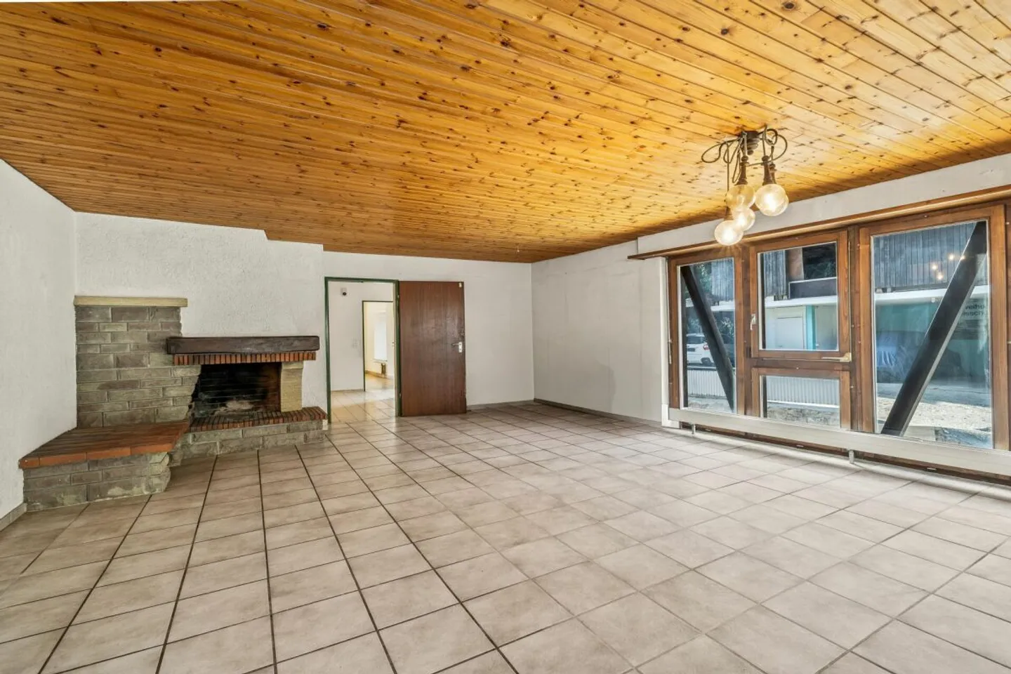 Affascinante casa unifamiliare con appartamento a Büren - Foto 2 di 13