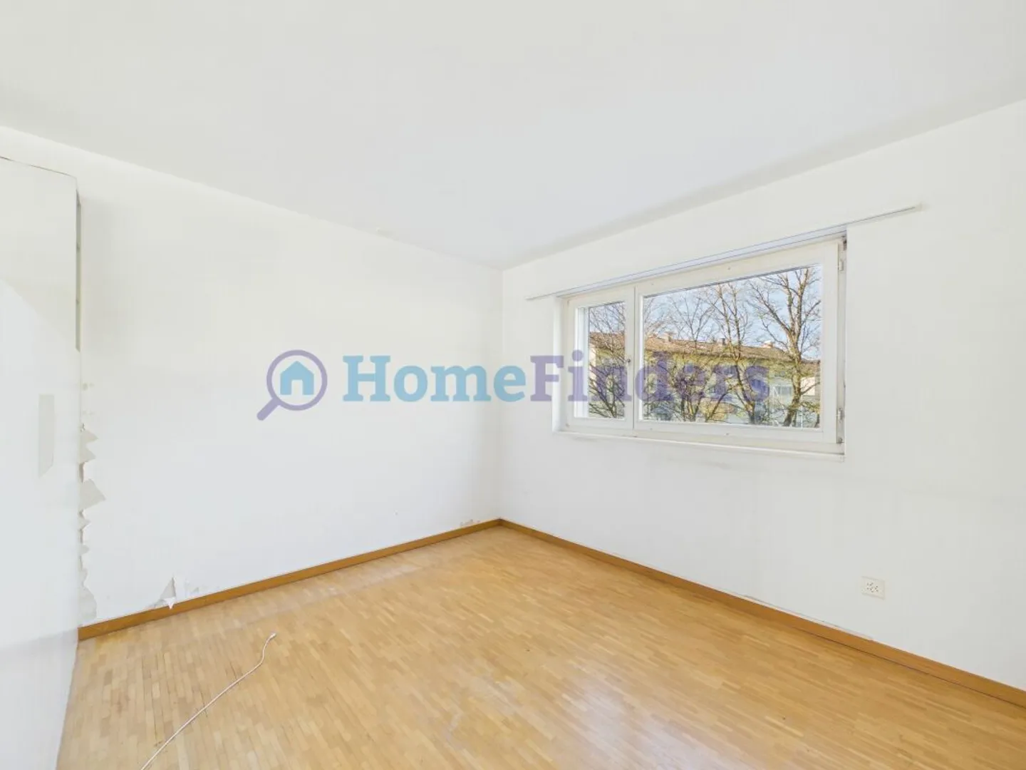 Modern Apartment with Sunny Balcony - Photo 3 of 10