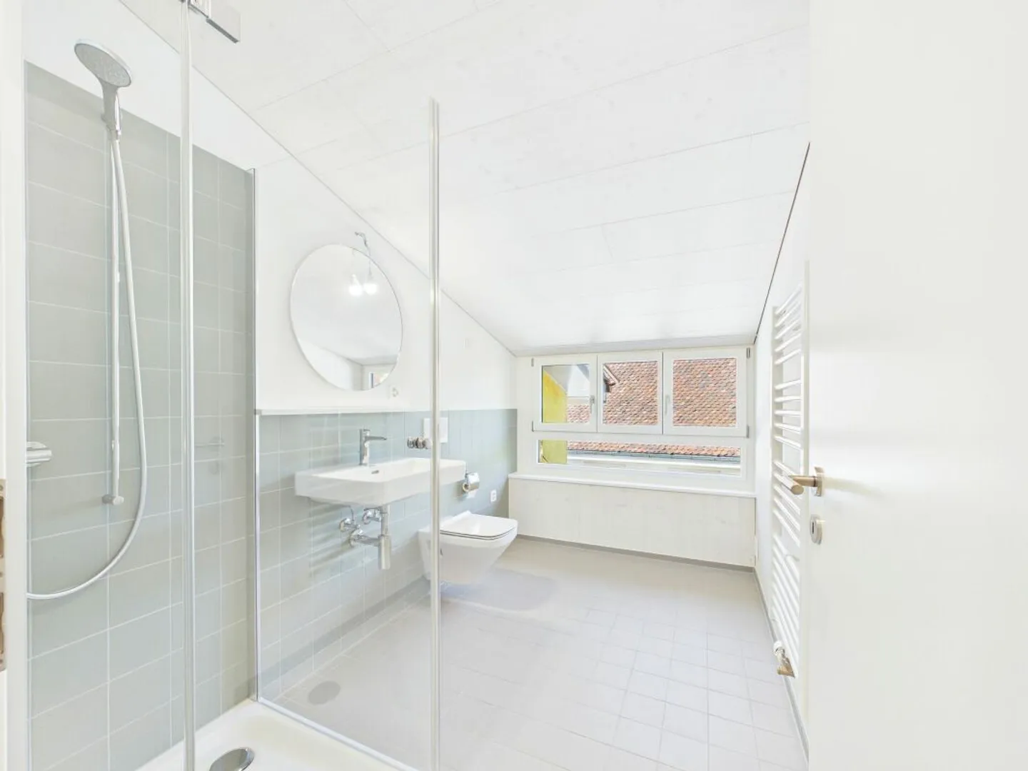 Première occupation : appartement en attique de 2,5 pièces à Rodersdorf - Photo 13 sur 13