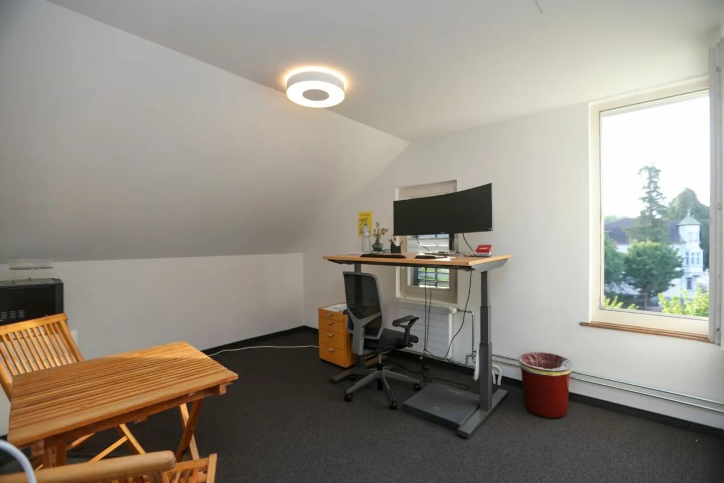 Commercial building in a central location for rent - Photo 6 of 13