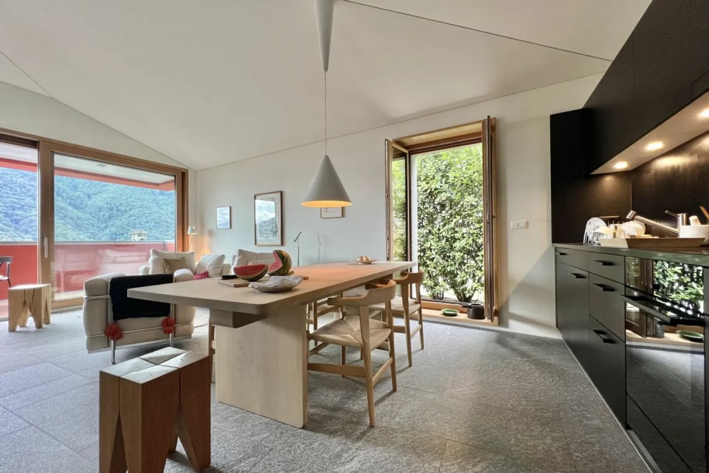 "L'architecture rencontre la nature" - Vie moderne dans la vallée Onsernone avec vue imprenable - Excellent état / Résidence principale - Photo 5 sur 13
