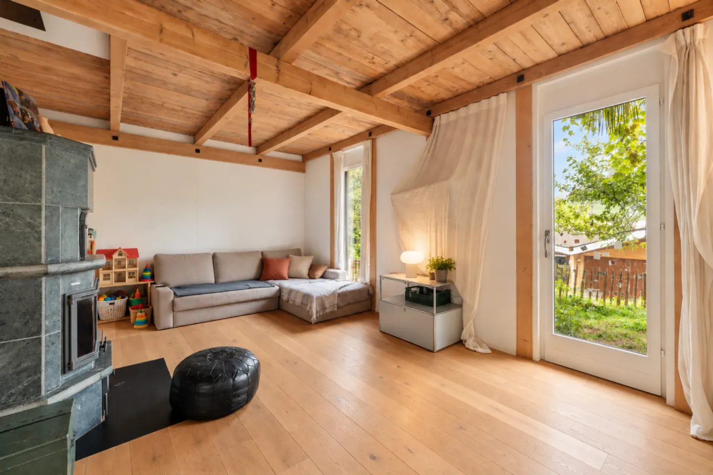 Casa unifamiliare di 5,5 stanze con ampio spazio esterno cerca famiglia - Foto 10 di 13
