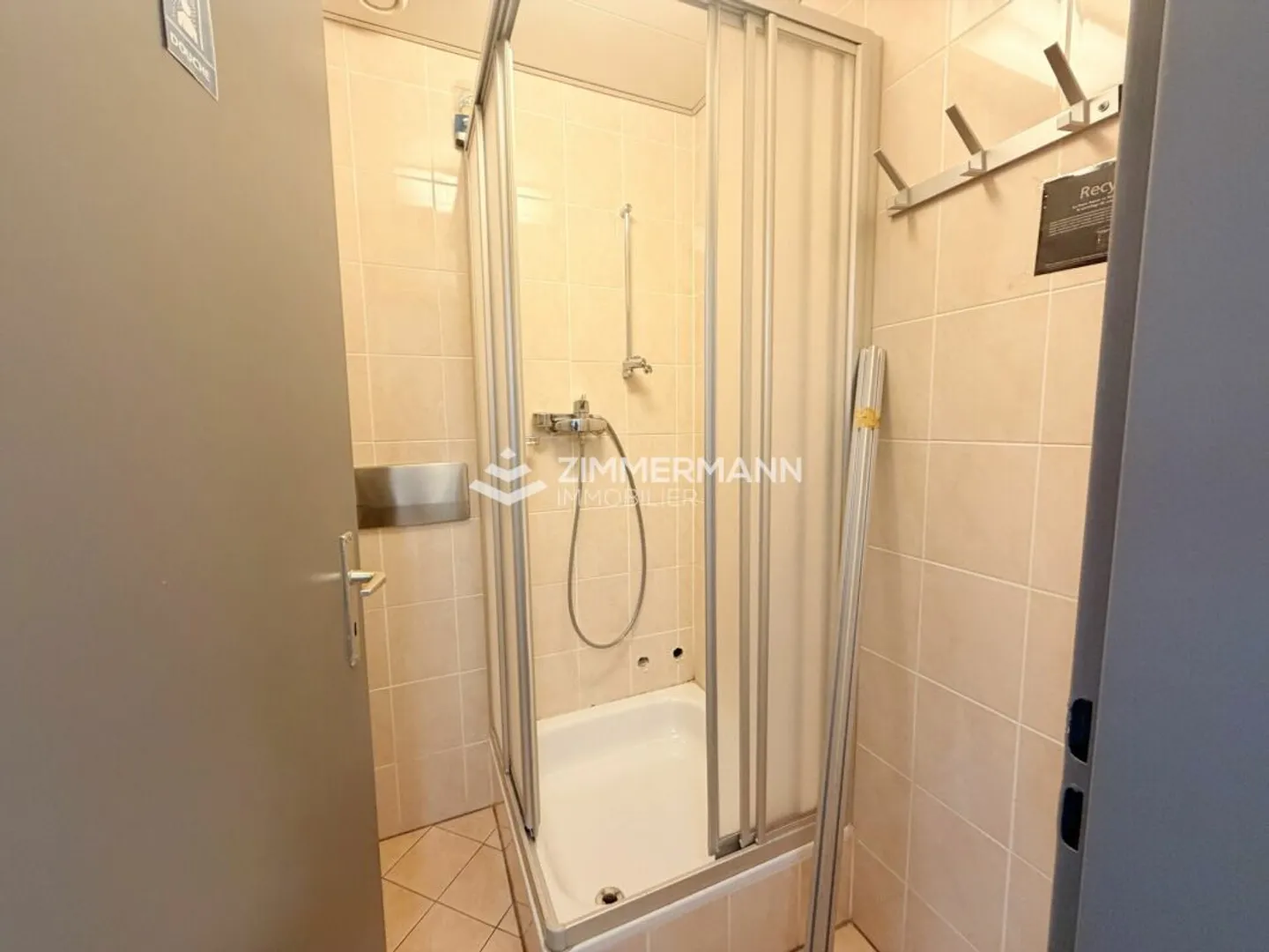 Satigny - Modern offices for rent (332 m²) with 8 parking spaces - Photo 9 of 9