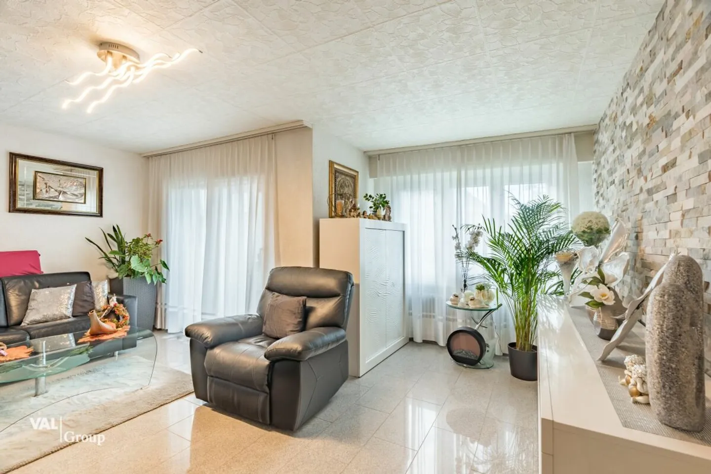 Living with Comfort and View - 4.5-Room Apartment in the Best Location of Visp - Photo 2 of 12