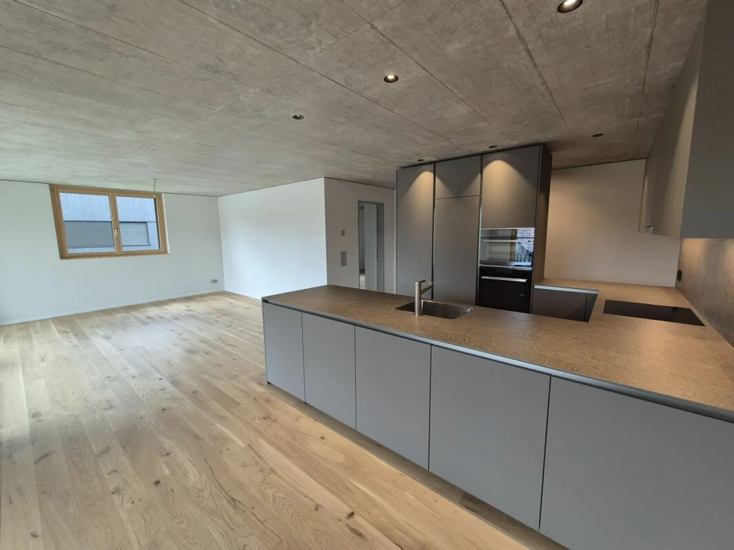 First occupancy - 4.5 rooms on the 2nd floor with large balcony - Photo 3 of 13