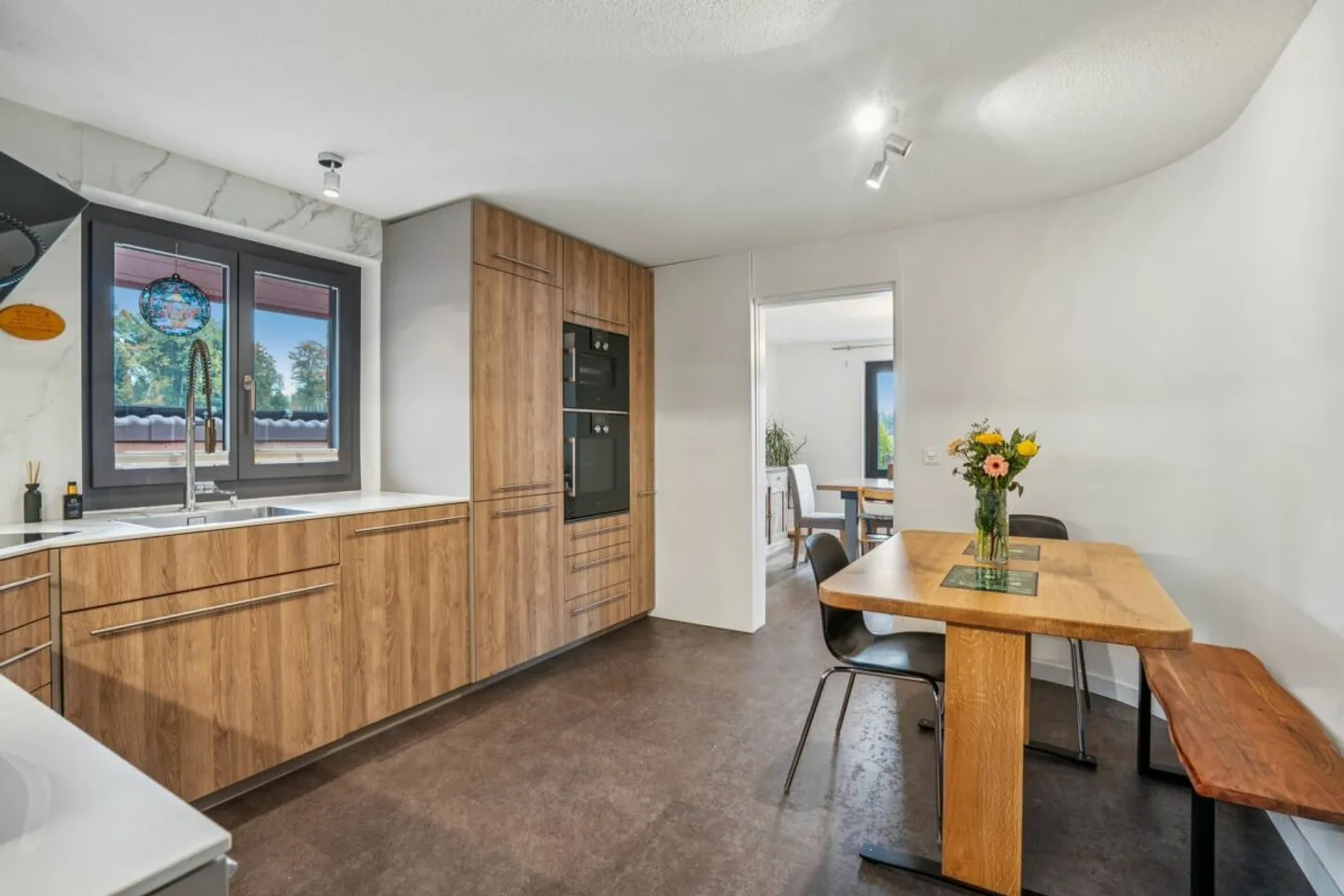 *NUOVO PREZZO* - CASA FRESCAMENTE RISTRUTTURATA CON PISTA DA EQUITAZIONE, PIAZZA ROTONDA E GRANDI AREE PASTORALI - Foto 5 di 13