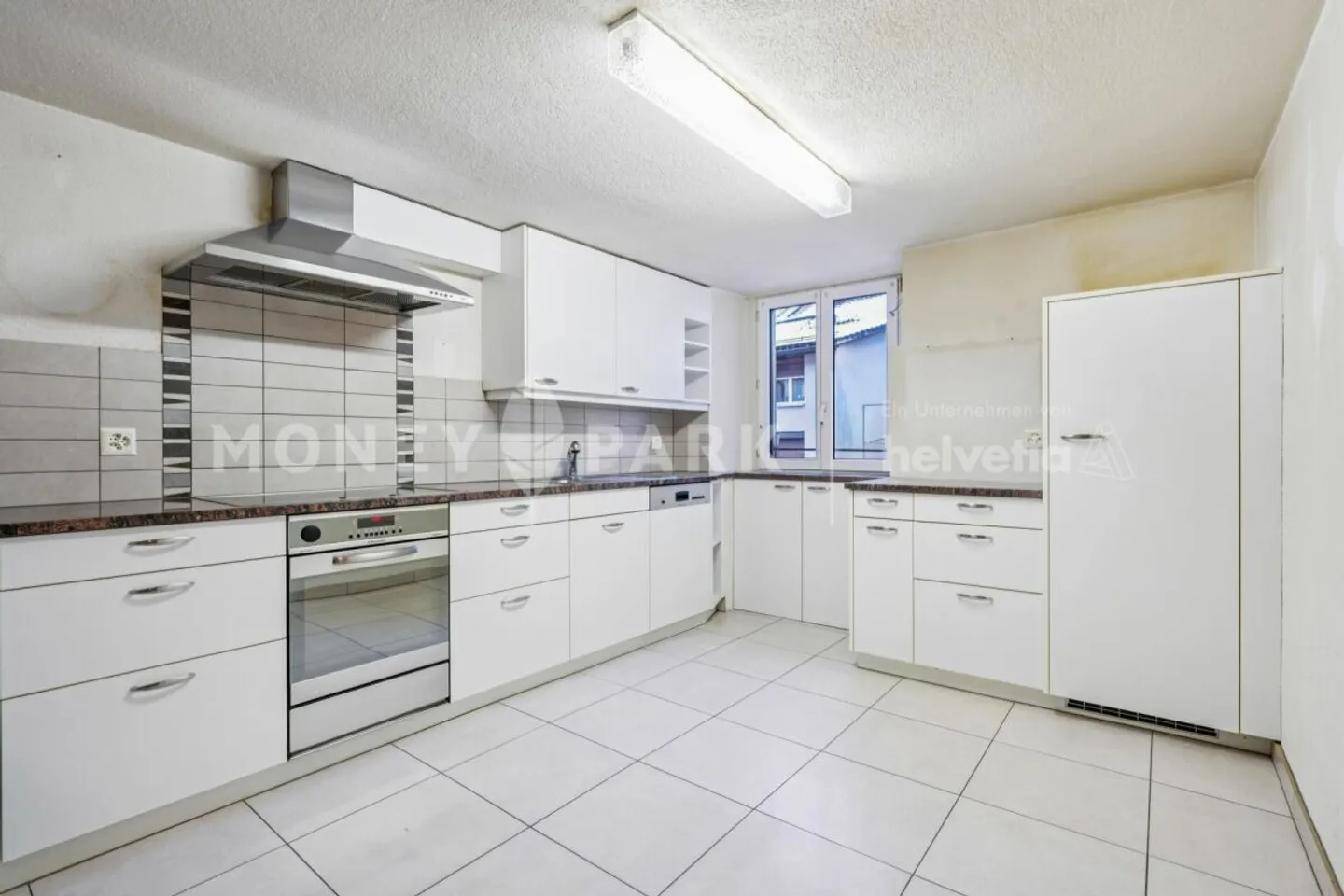 Cozy Townhouse with Terrace - Photo 6 of 12