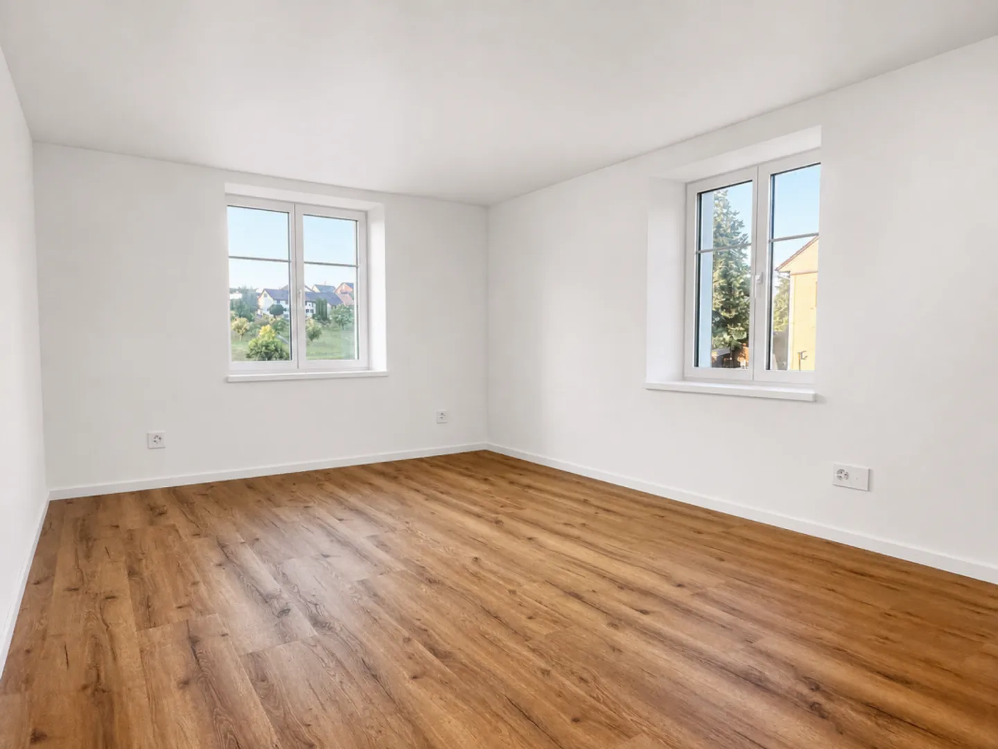 Stylishly renovated 3-room apartment with large covered terrace - Photo 8 of 10
