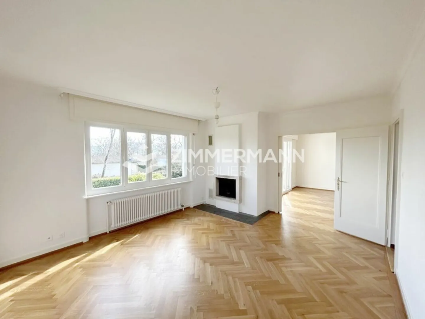 Genthod - Familienvilla auf einem wunderschönen, bewaldeten Grundstück von 2.000 m² - Foto 2 von 13