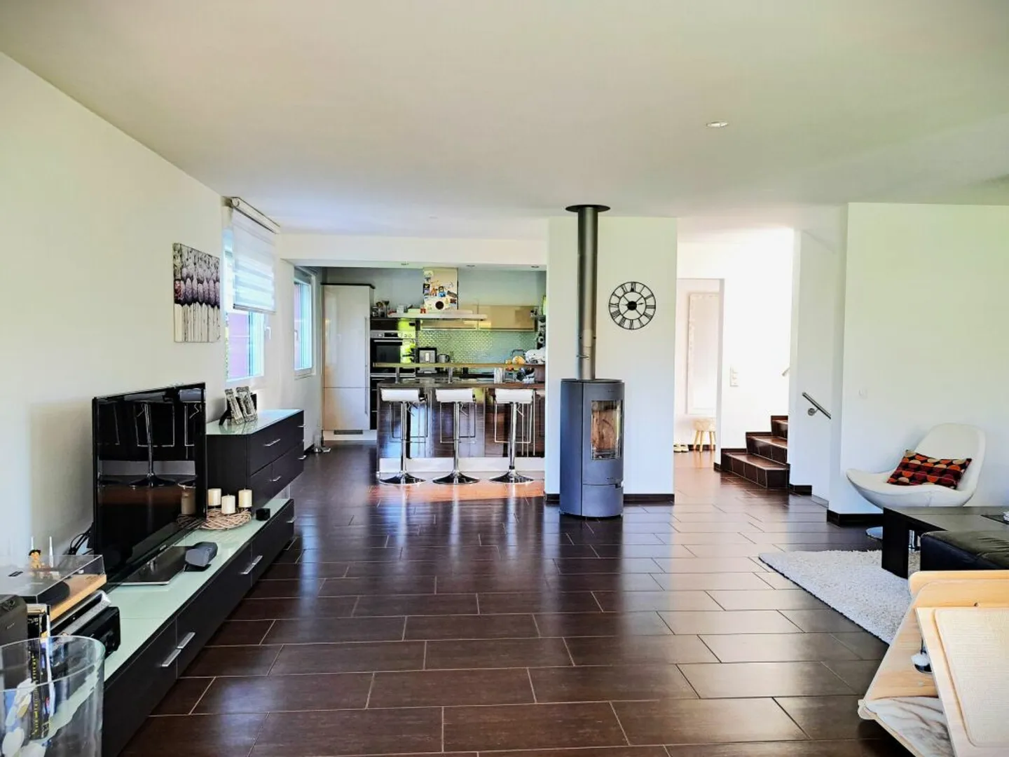 Maison individuelle familiale avec jardin paradisiaque - Photo 6 sur 13