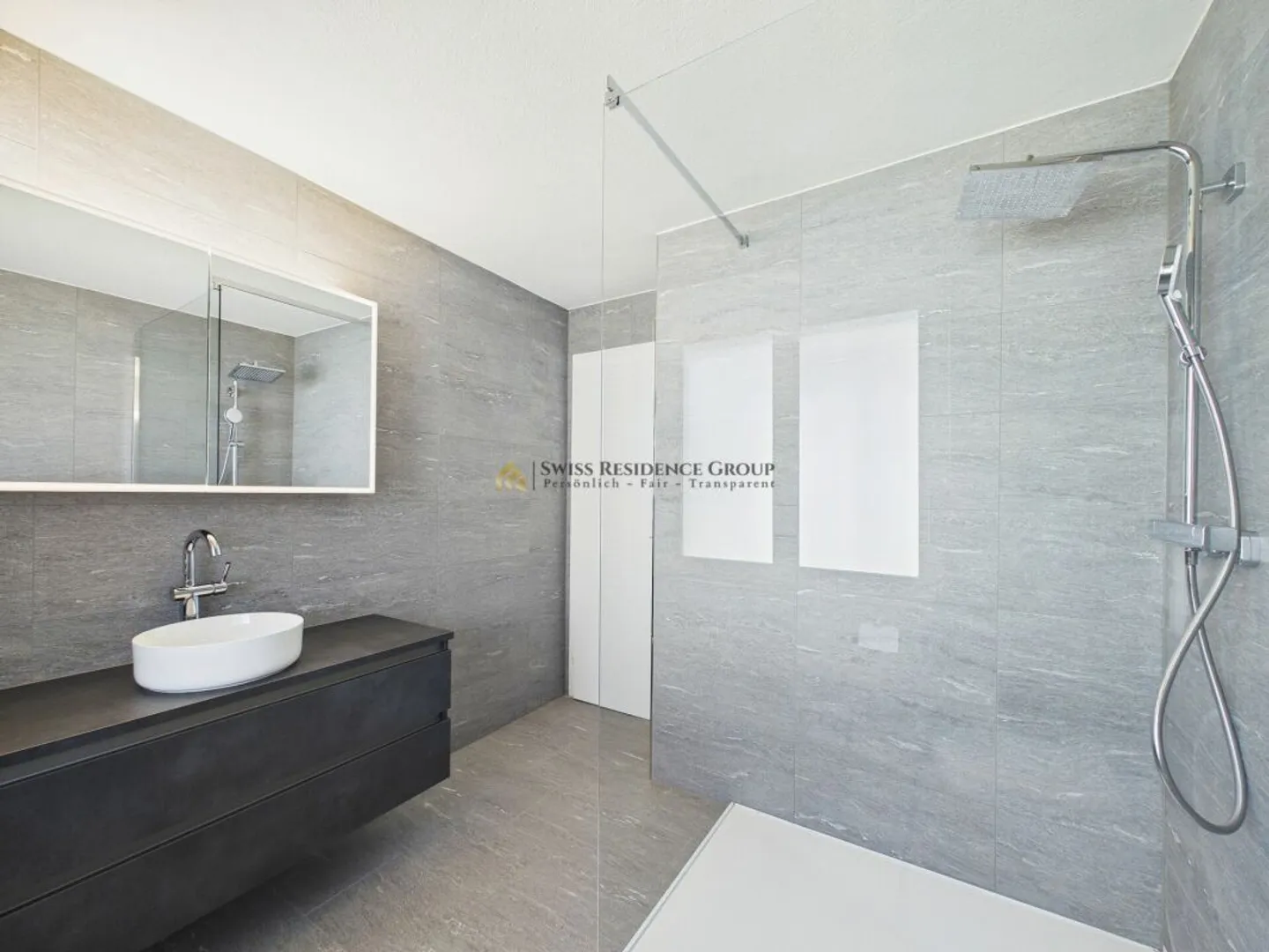 Esclusivo appartamento con terrazza di 5,5 stanze con vista sul lago e sulle montagne a Küssnacht - Foto 13 di 13