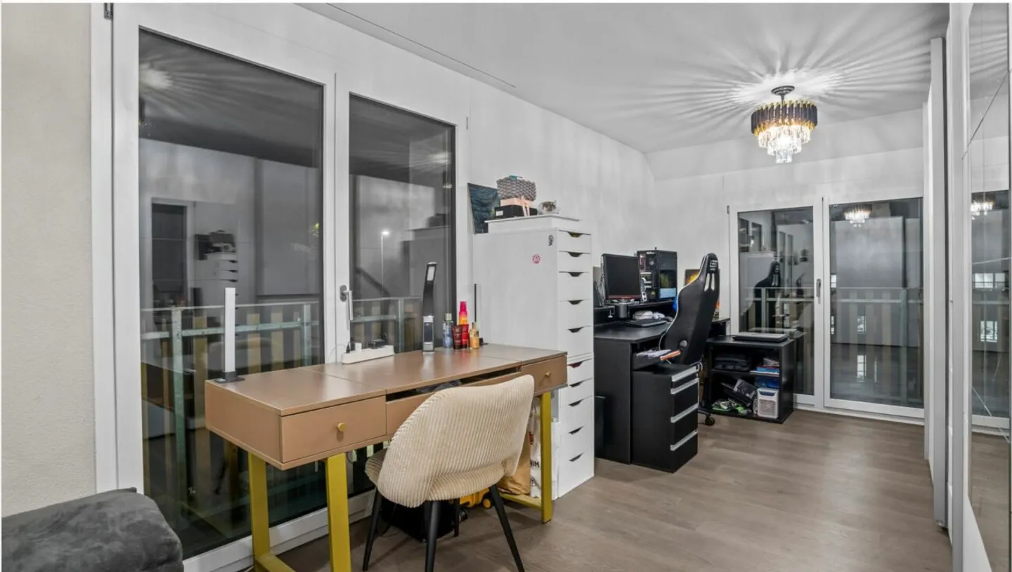 Moderne 3.5-Zimmer-Wohnung mit Balkonen - Foto 12 von 13