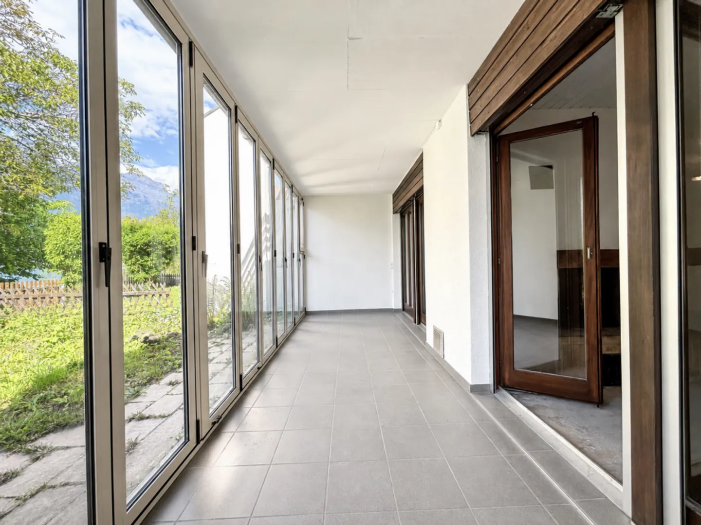 Esclusiva casa a schiera di 5,5 stanze direttamente al lago - Foto 6 di 13