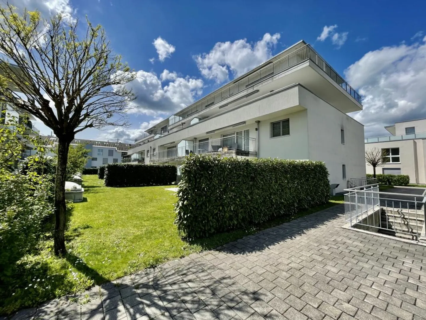 Moderno appartamento di 4,5 stanze con terrazza e ascensore a Luterbach - Foto 1 di 13