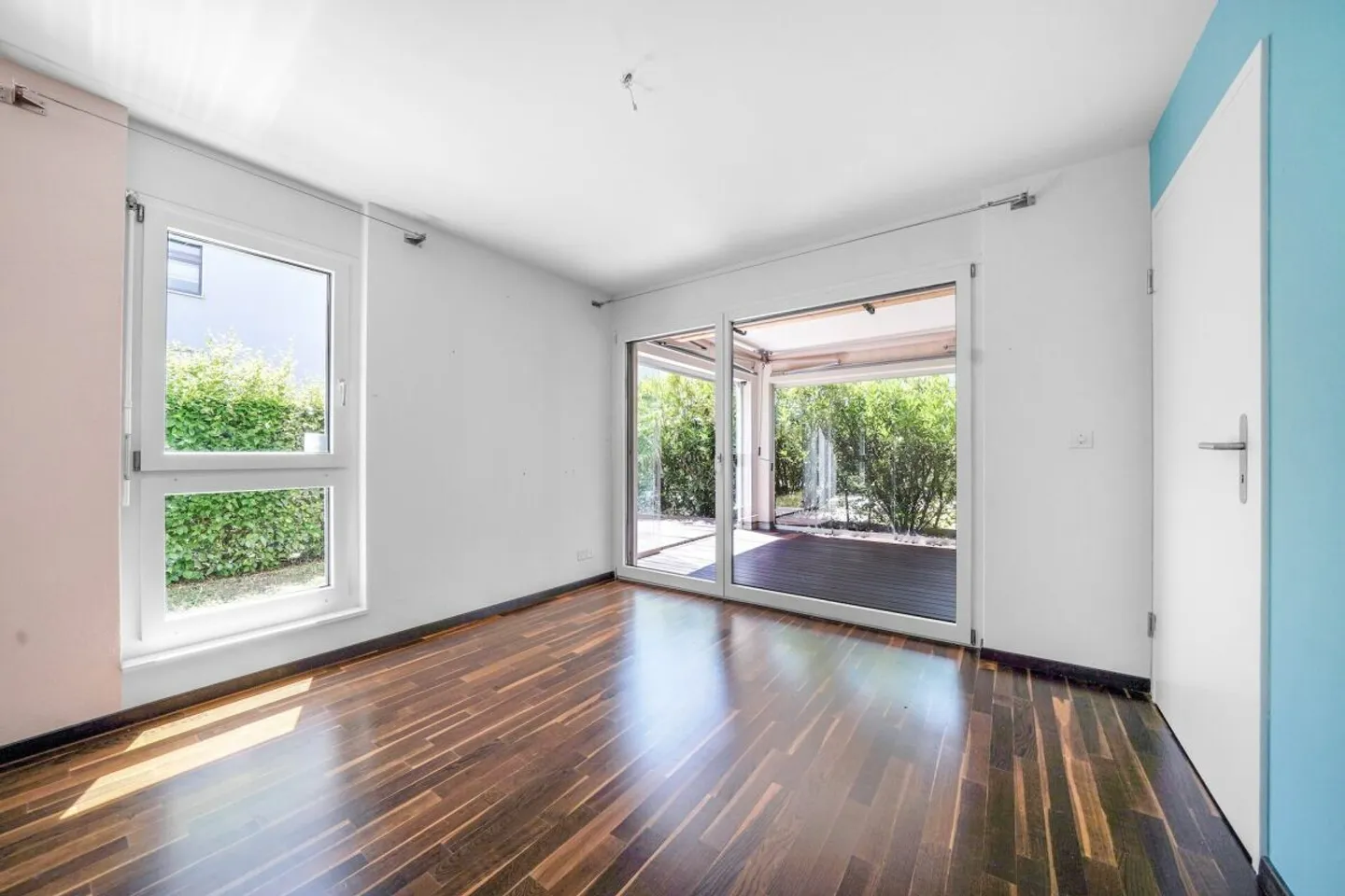 Neuwertige, helle 4.5 Zimmer Parterre-Wohnung in Stadtnähe - Foto 9 di 13