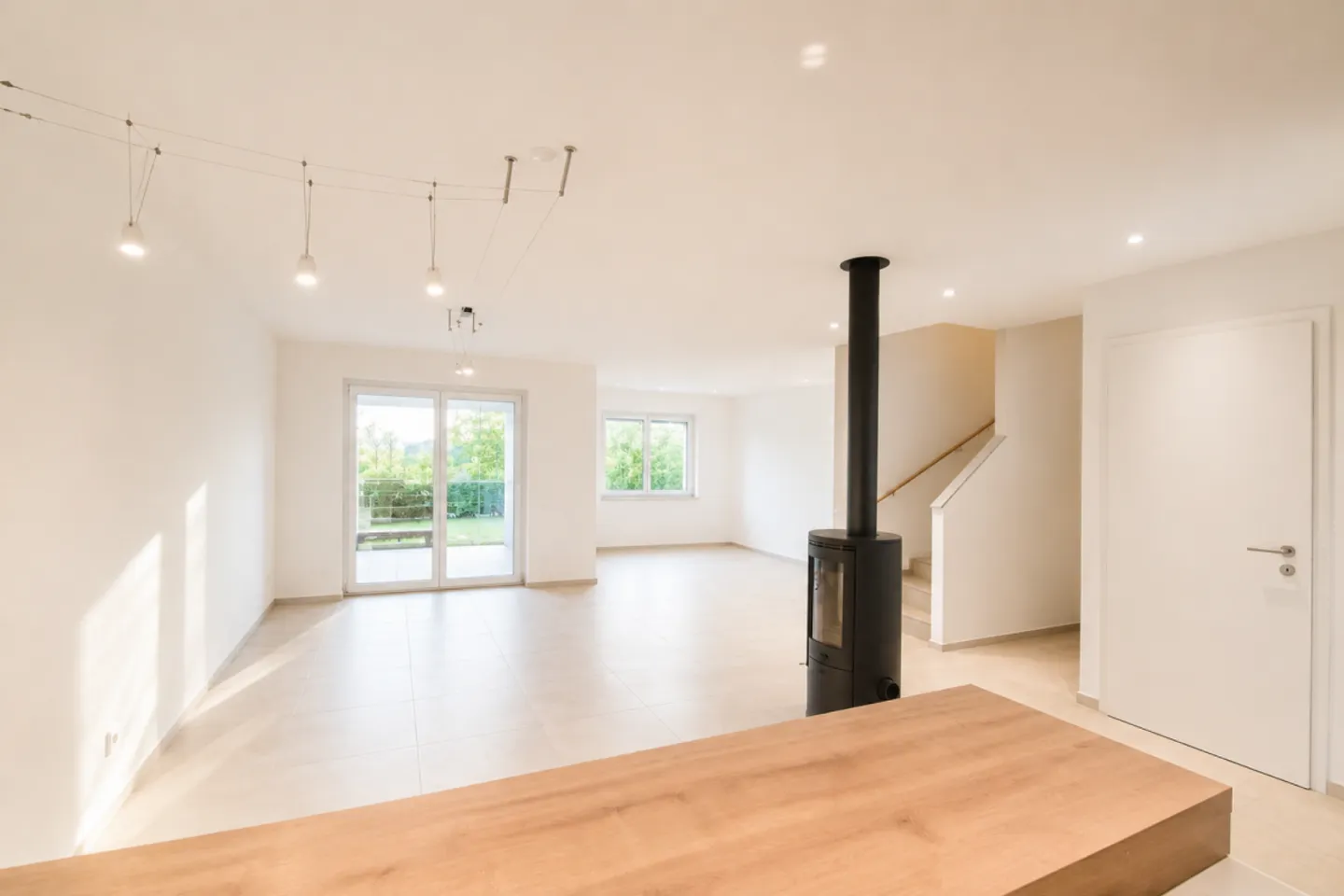 Grosszügiges Reihenhaus, ideal für Familien - Photo 2 sur 13
