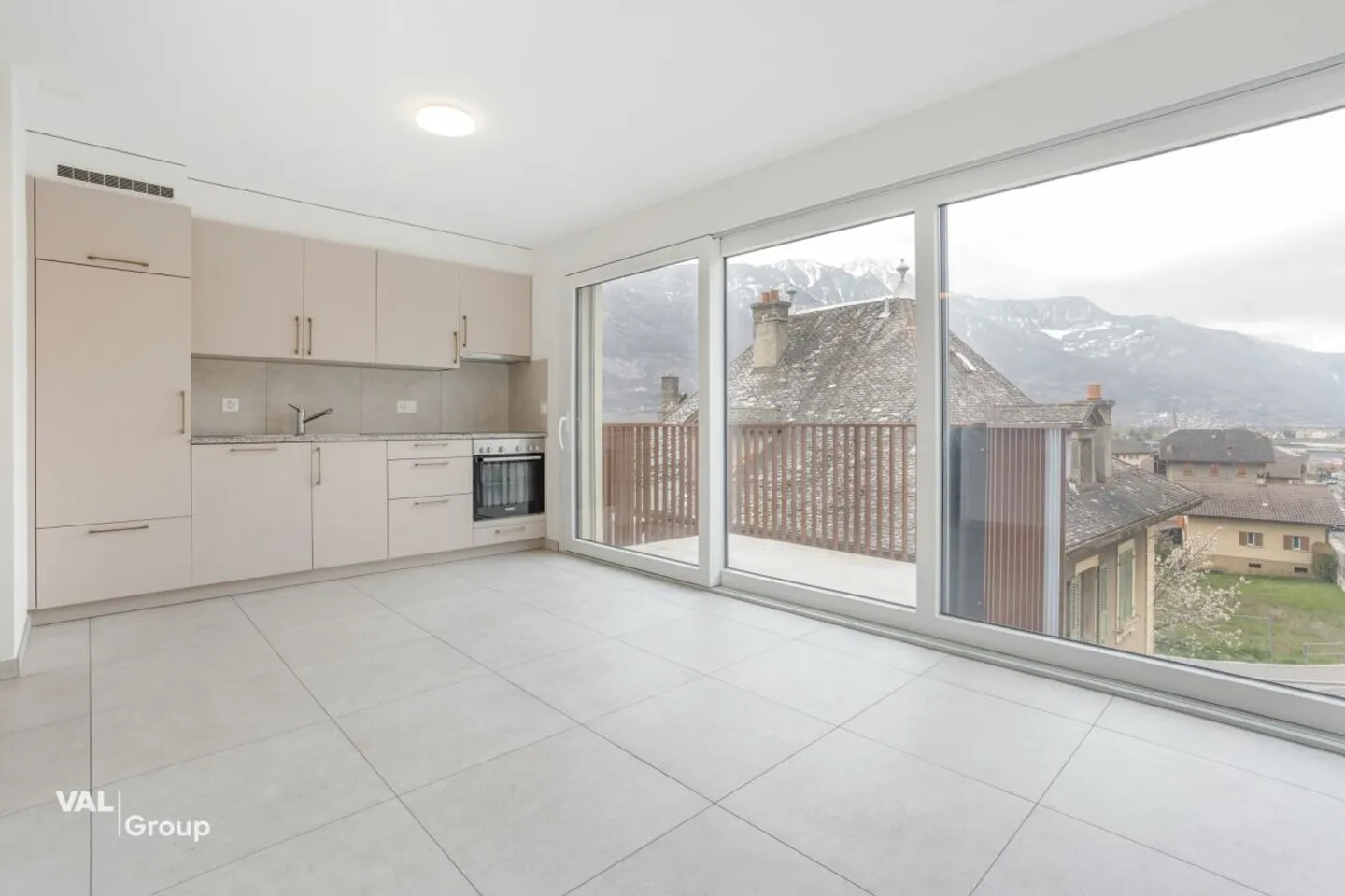 Building of 9 apartments - 4.4% immediate yield, in the heart of the village - Photo 9 of 13