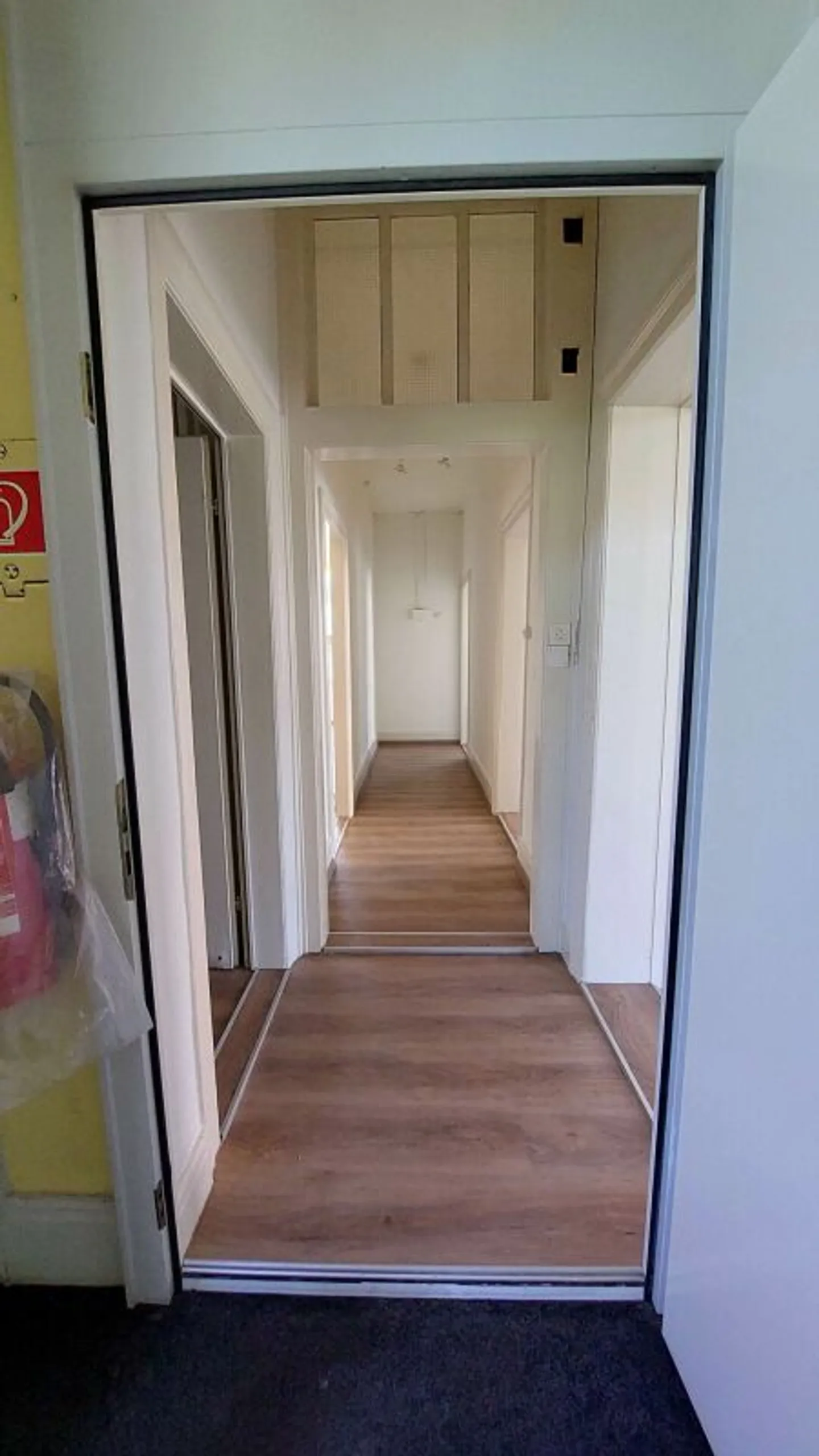 Charming old building apartment with winter garden in a central location - Photo 11 of 12