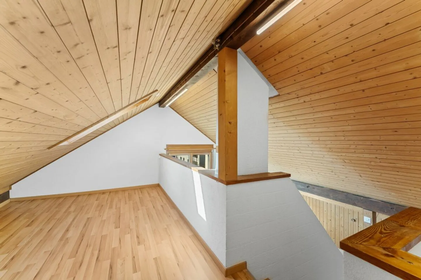 Architecture extraordinaire et grand jardin - Photo 10 sur 13