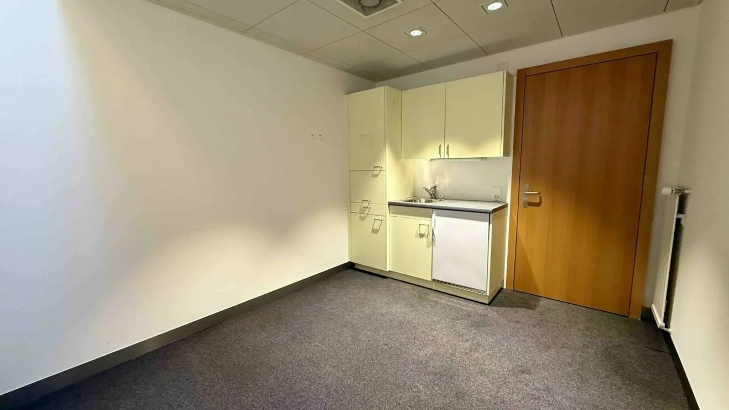 Modern office and practice spaces in a central location in Flawil 92 m². - Photo 7 of 7