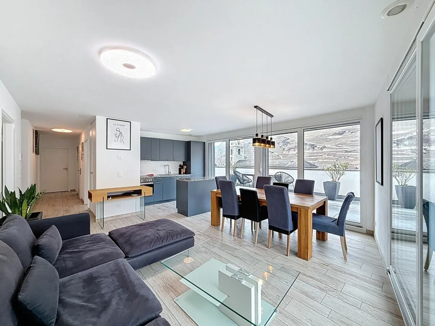 Magnifico appartamento con grande terrazza nel centro di Ardon - Foto 1 di 11