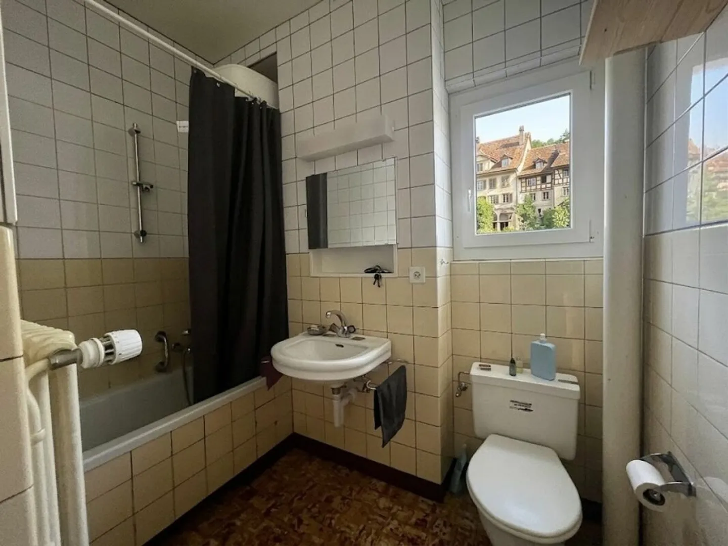 Appartement Charmant avec Vue sur le Lac - Photo 6 sur 7