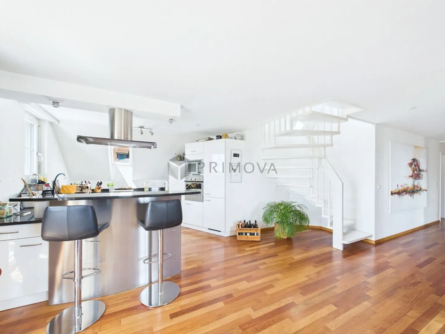 Light-flooded maisonette with style, charm and breathtaking views - Photo 7 of 13