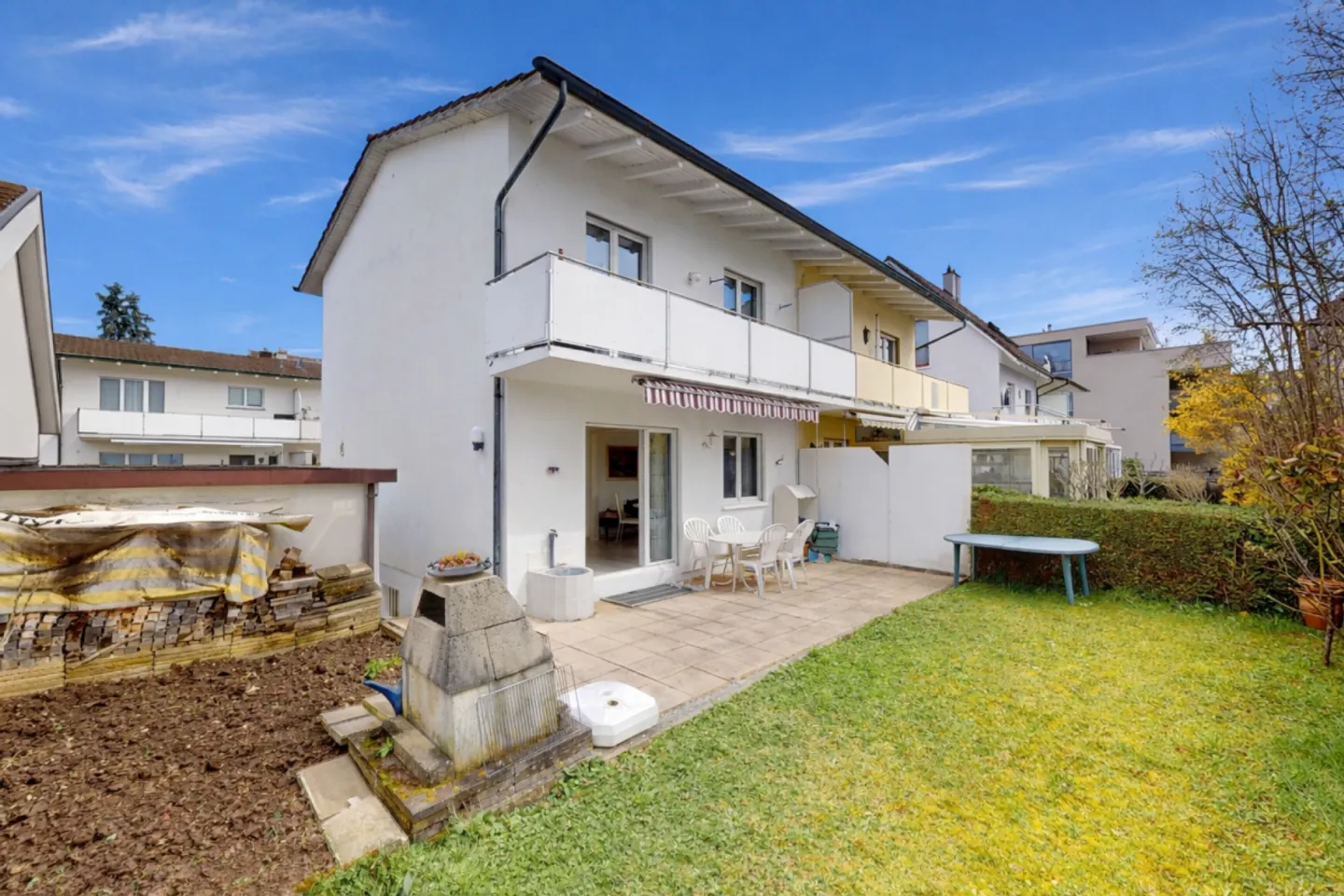 Casa familiare in una posizione tranquilla e centrale a Reinach BL - Foto 1 di 6