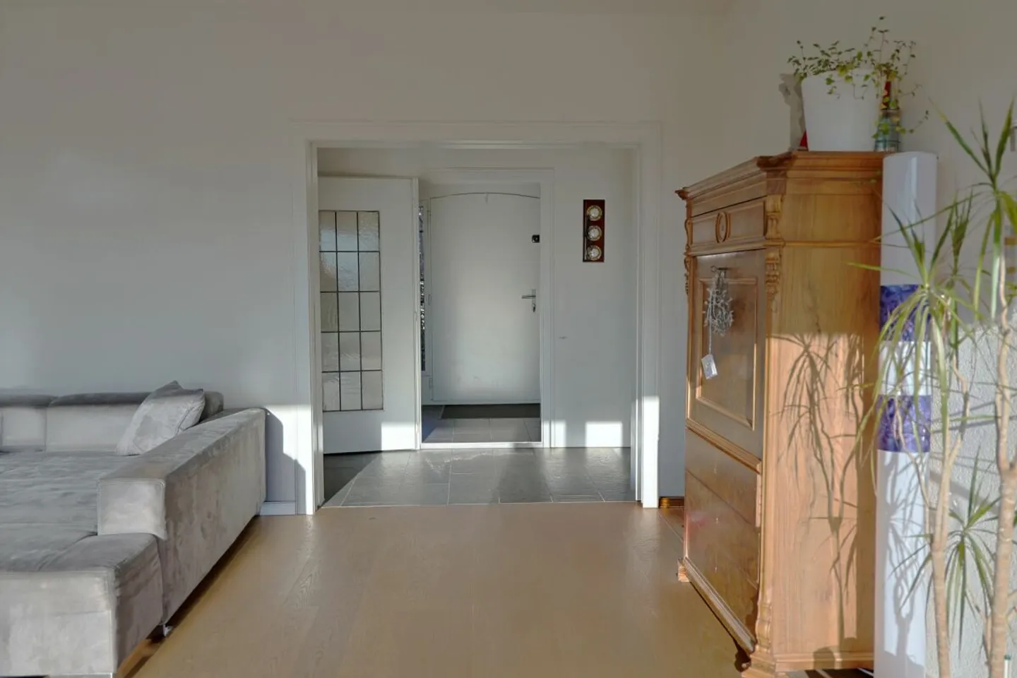 7.5-Room Single-Family House with Dream View - Photo 4 of 13